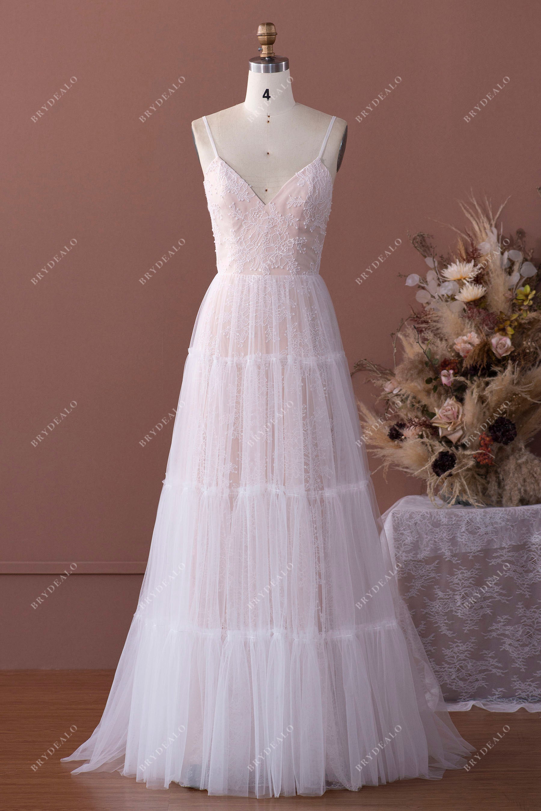 Designer Lace V-neck Floor Length Summer Nude Beach Bridal Gown Designer Lace V-neck Floor Length Summer Nude Beach Bridal Gown