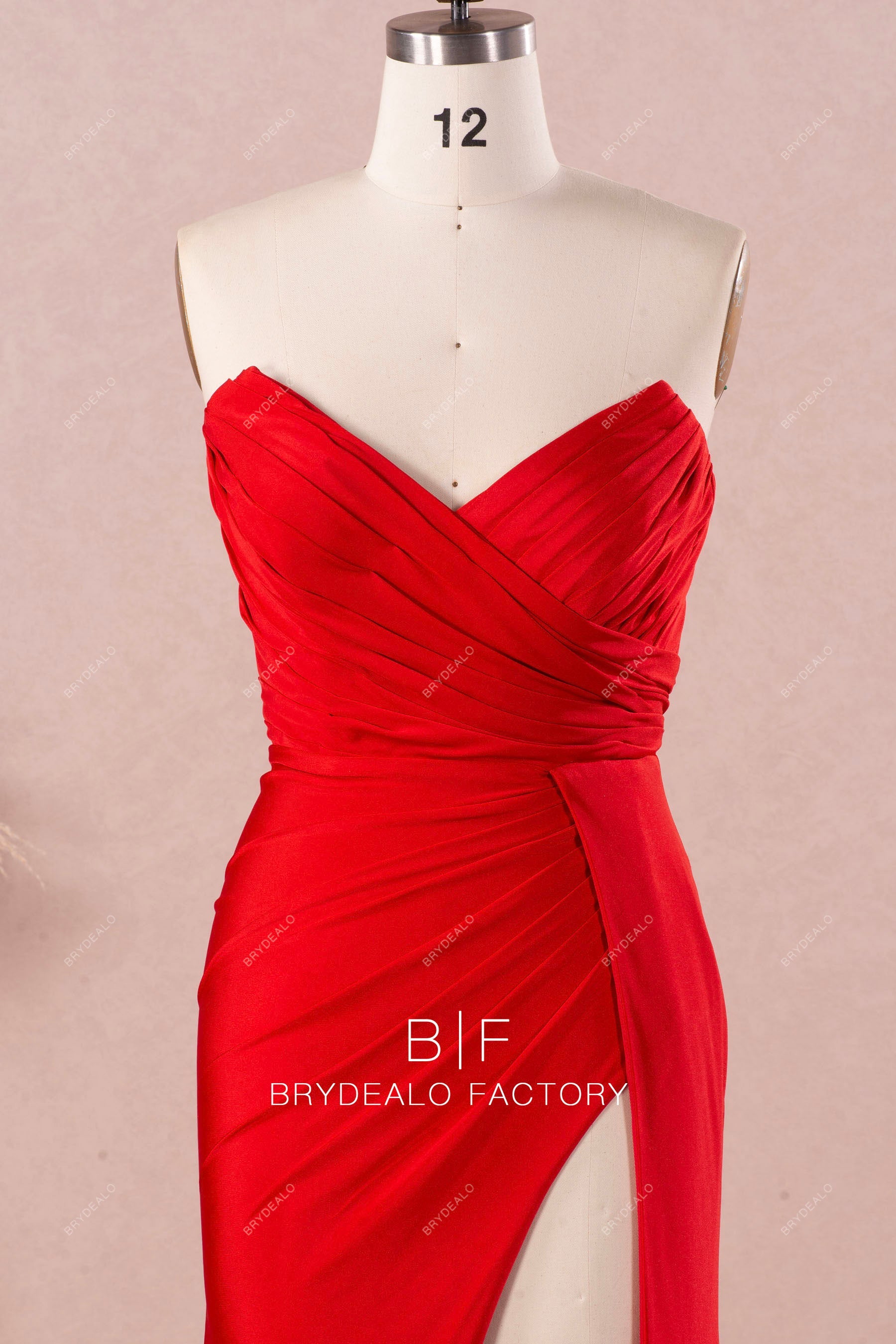 strapless V-cut pleated slit red bridesmaid dress