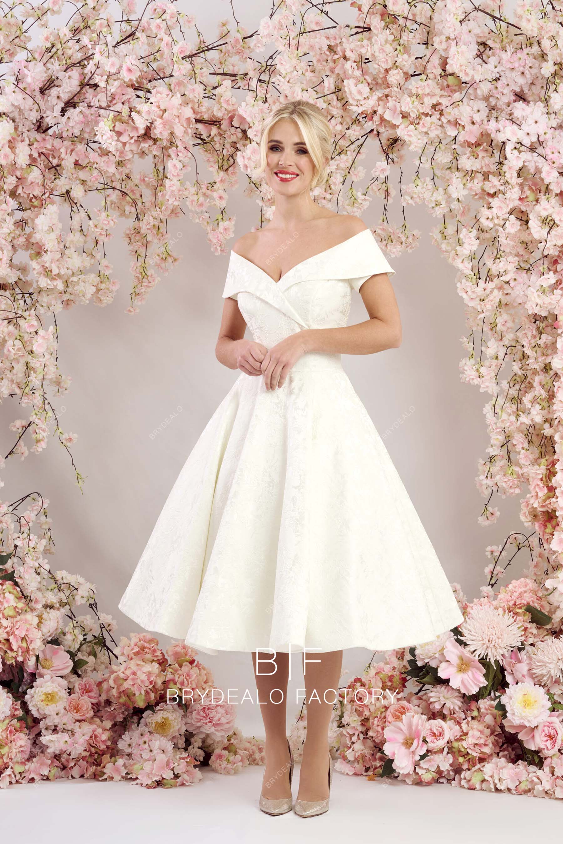 V-Neck Off-Shoulder Classic Jacquard Tea-Length Pockets Bridal Dress V-Neck Off-Shoulder Classic Jacquard Tea-Length Pockets Bridal Dress