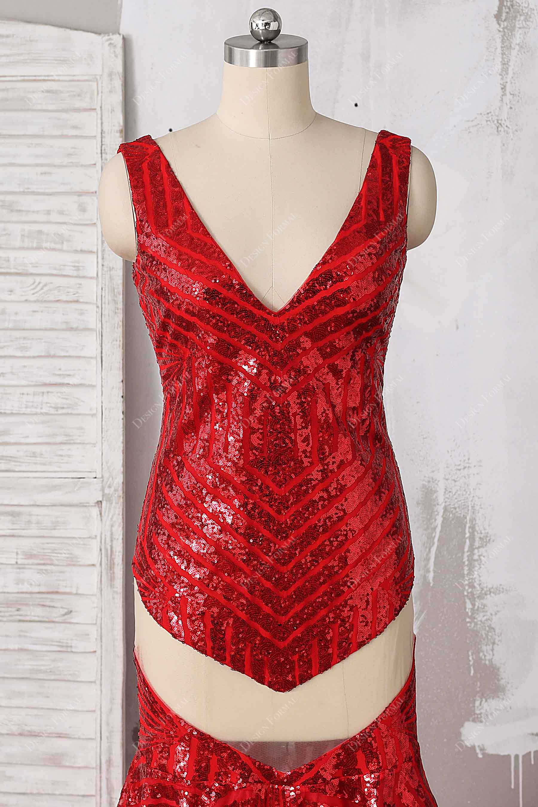 V-neck sleeveless bodice