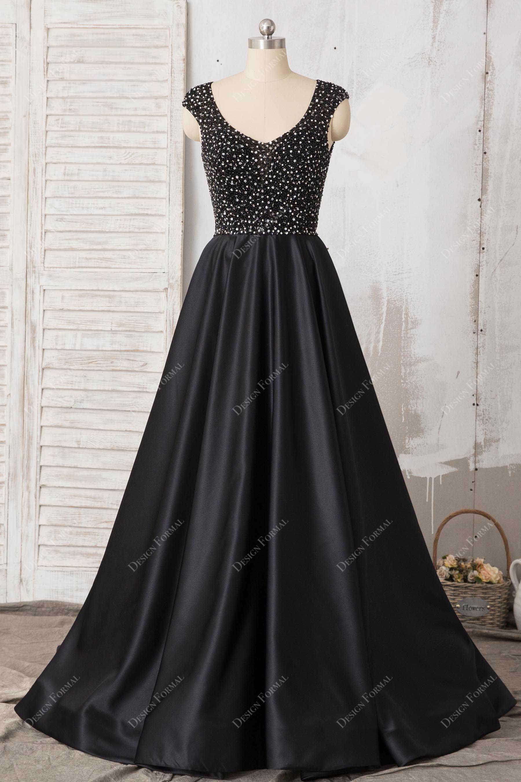 Queen Anne Neckline Maxi Dress Black