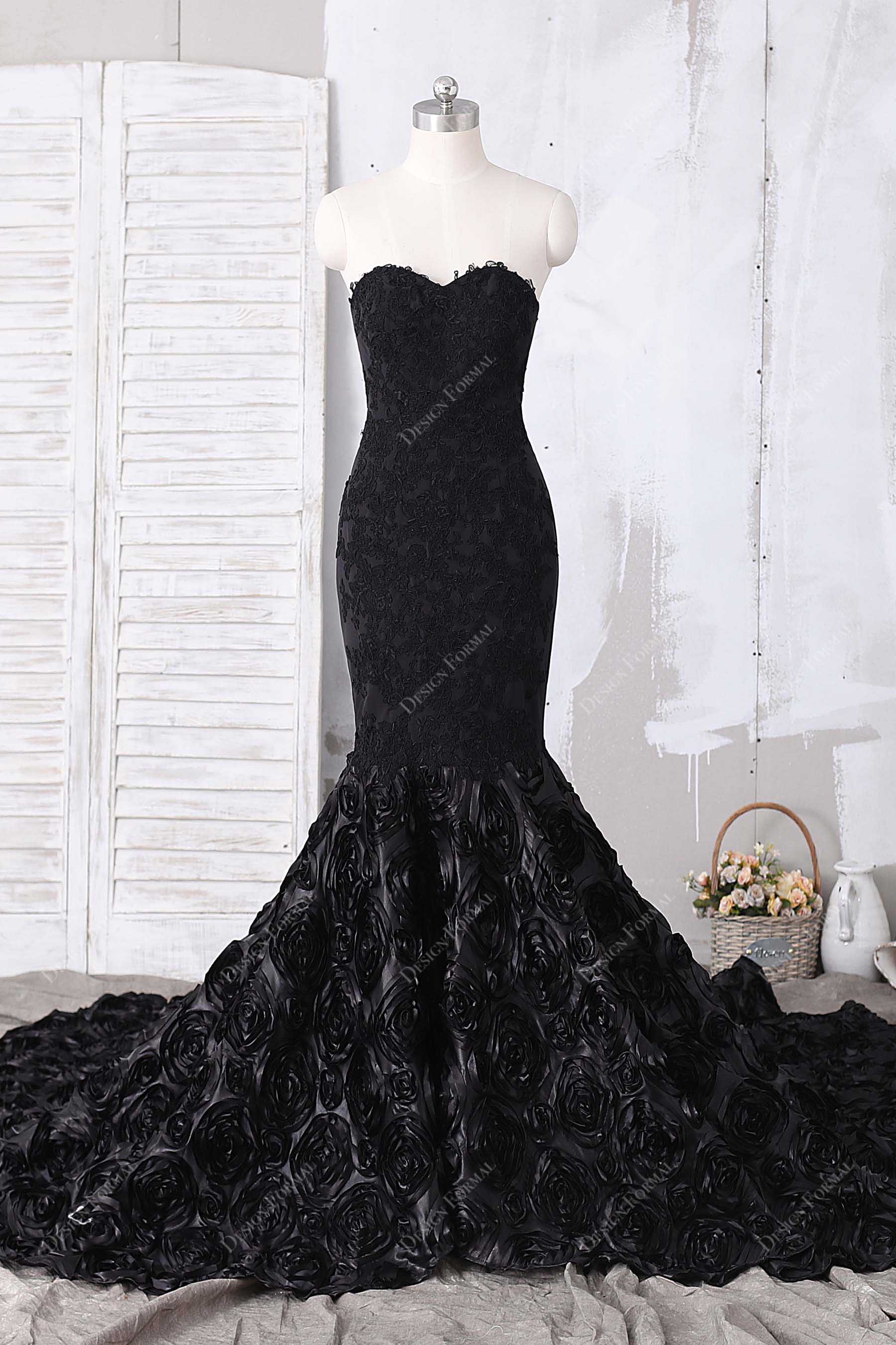 Dramatic 3D Rose Black Lace Strapless Mermaid Dress