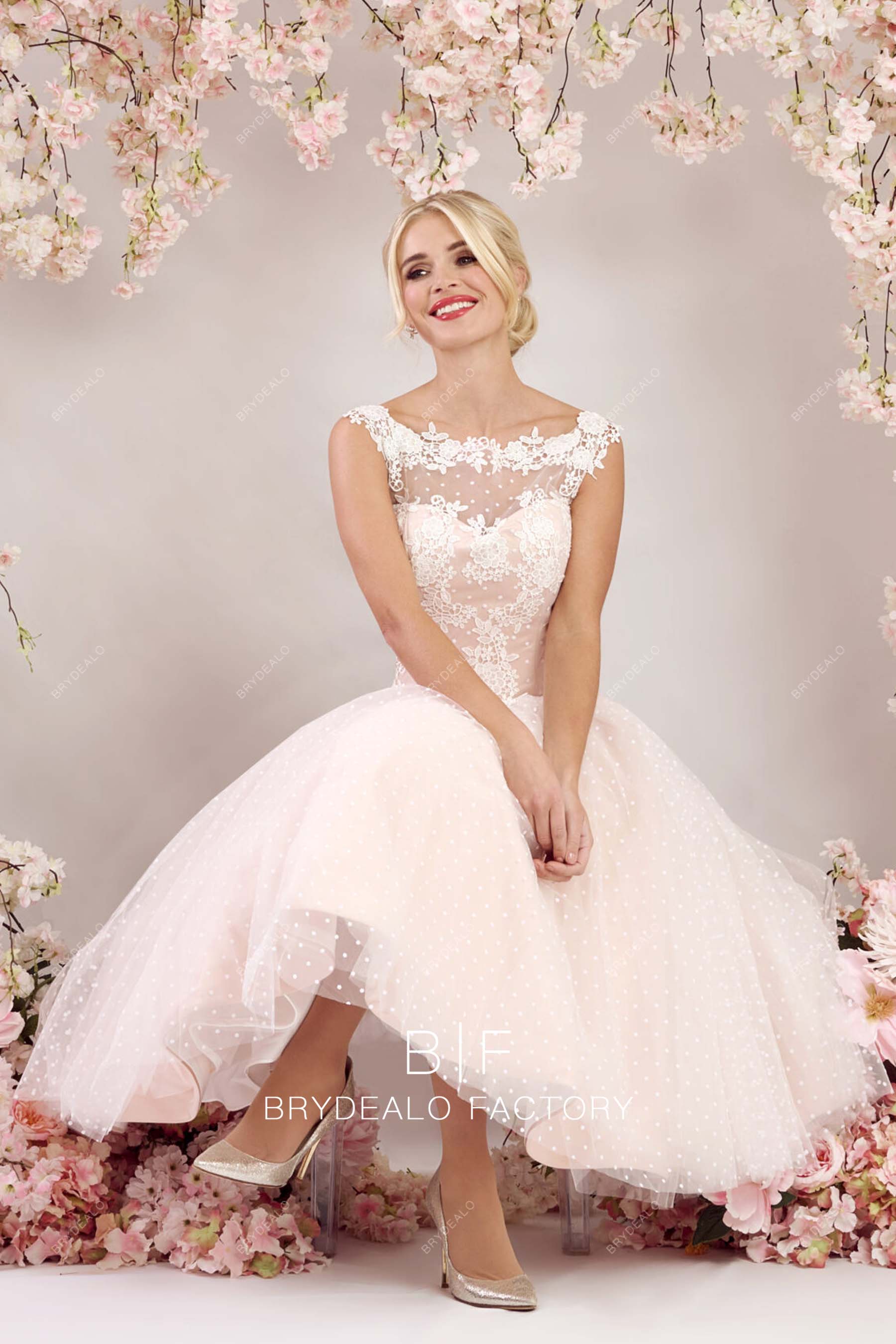 a-line scoop floor-length chiffon bridesmaid dress Vintage Blush Pink Dot Tulle Lace Illusion Neck Tea Length Bridal Gown, White