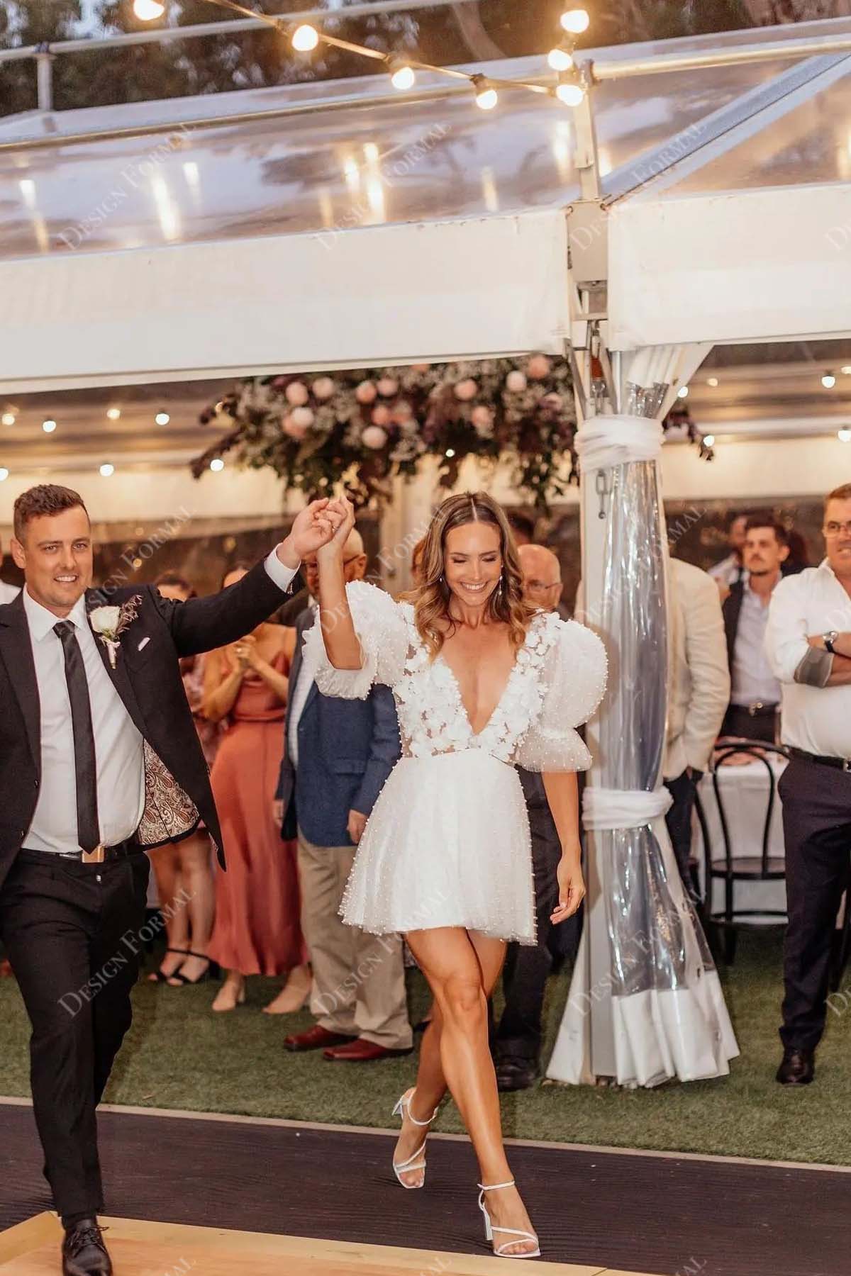 Bubble Sleeve Plunging Neck Pearls Tailor-Made Wedding Dress Bubble Sleeve Plunging Neck Pearls Tailor-Made Wedding Dress