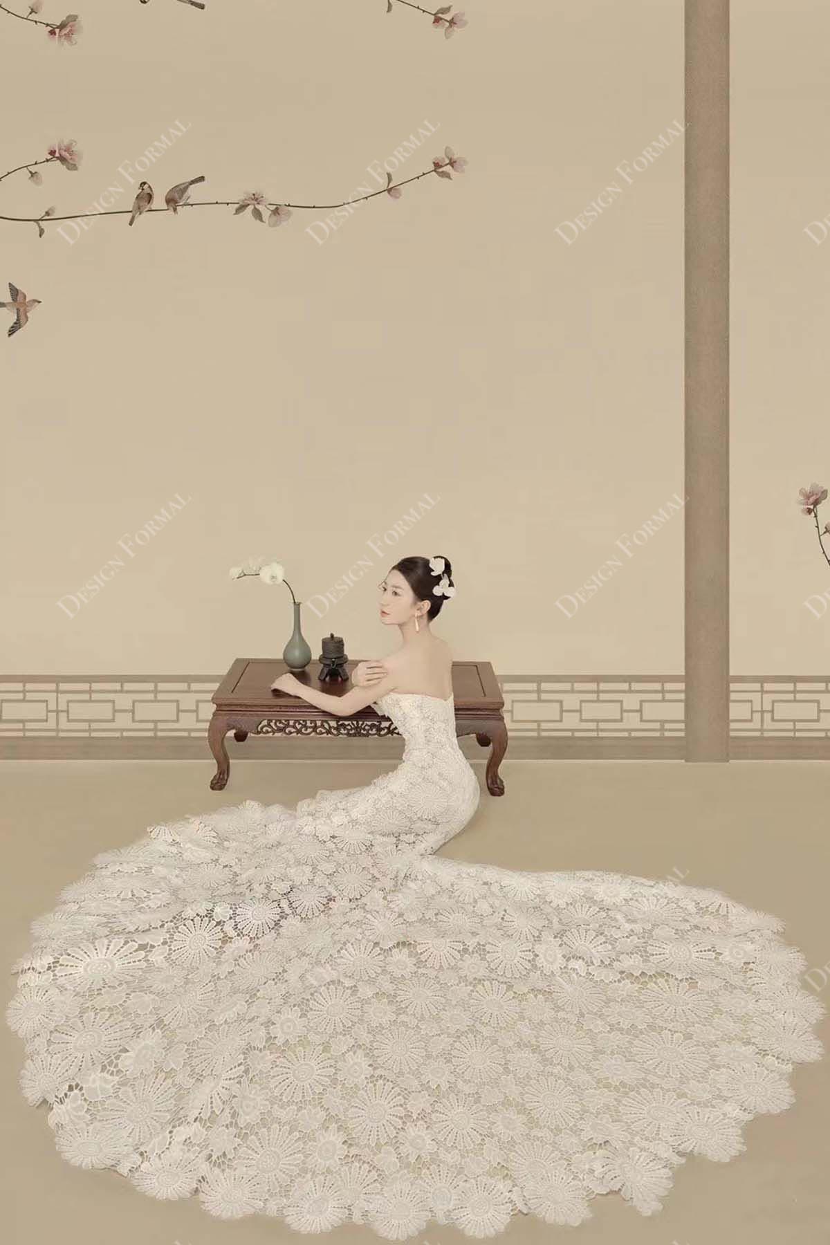 chapel train mermaid wedding dress