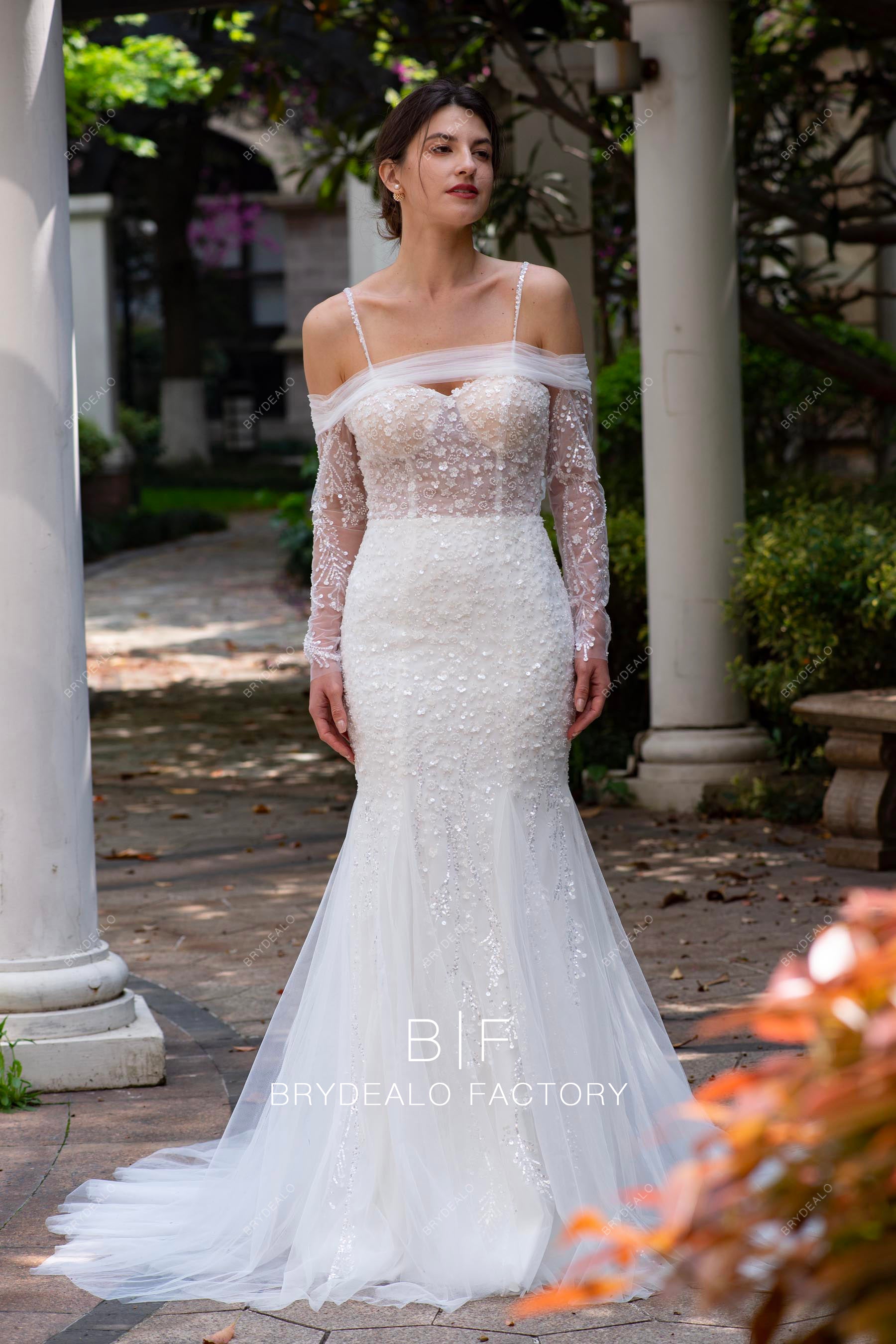 Modern Detachable Bow Sleeve Sparkly White Mermaid Wedding Dress Modern Detachable Bow Sleeve Sparkly White Mermaid Wedding Dress