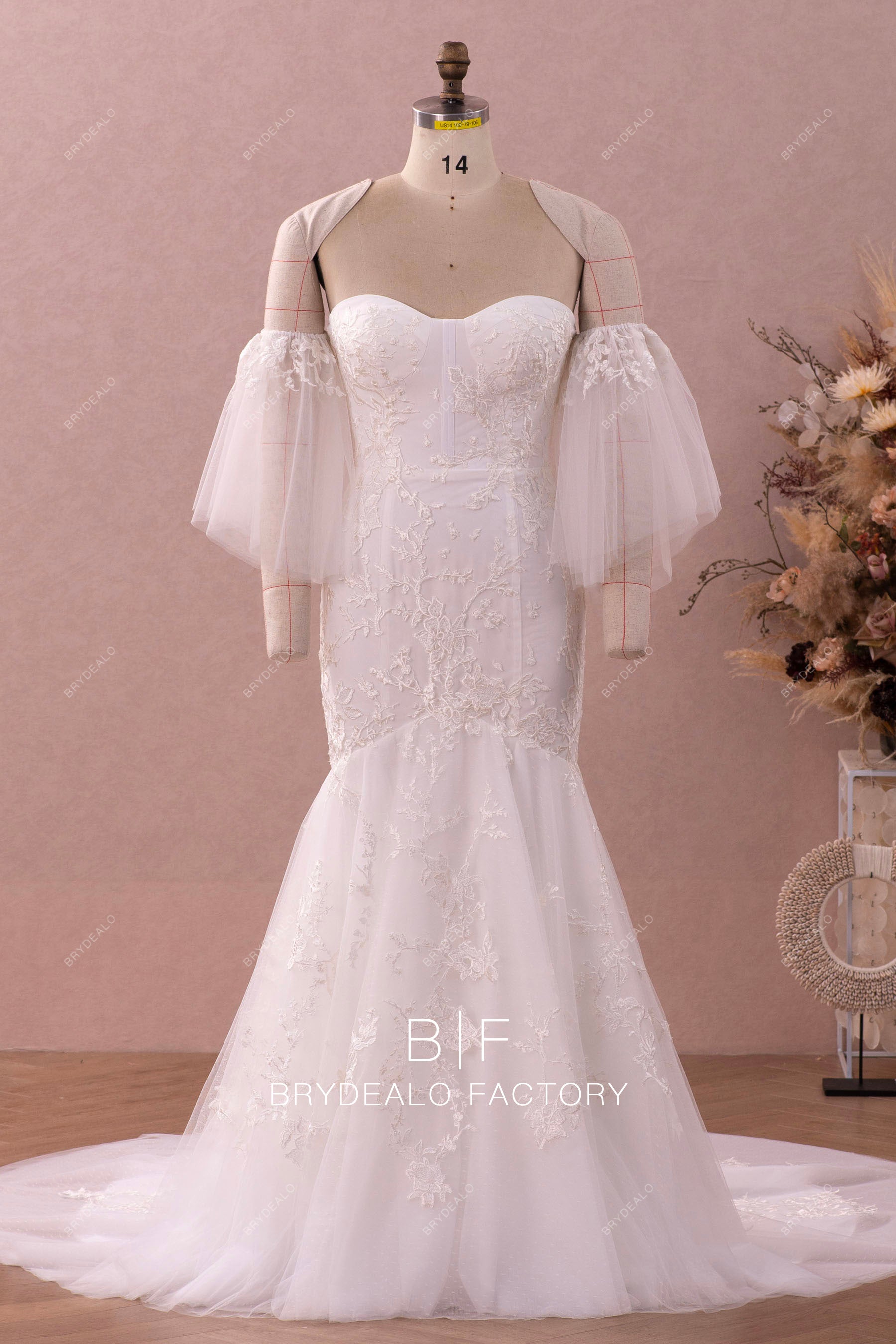 Removable Flutter Sleeves Lace Trumpet Celebrity Wedding Gown, Plain Bodice