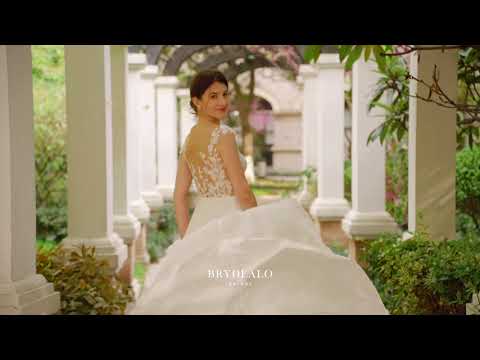 illusion neck flower lace flowing chiffon boho wedding dress