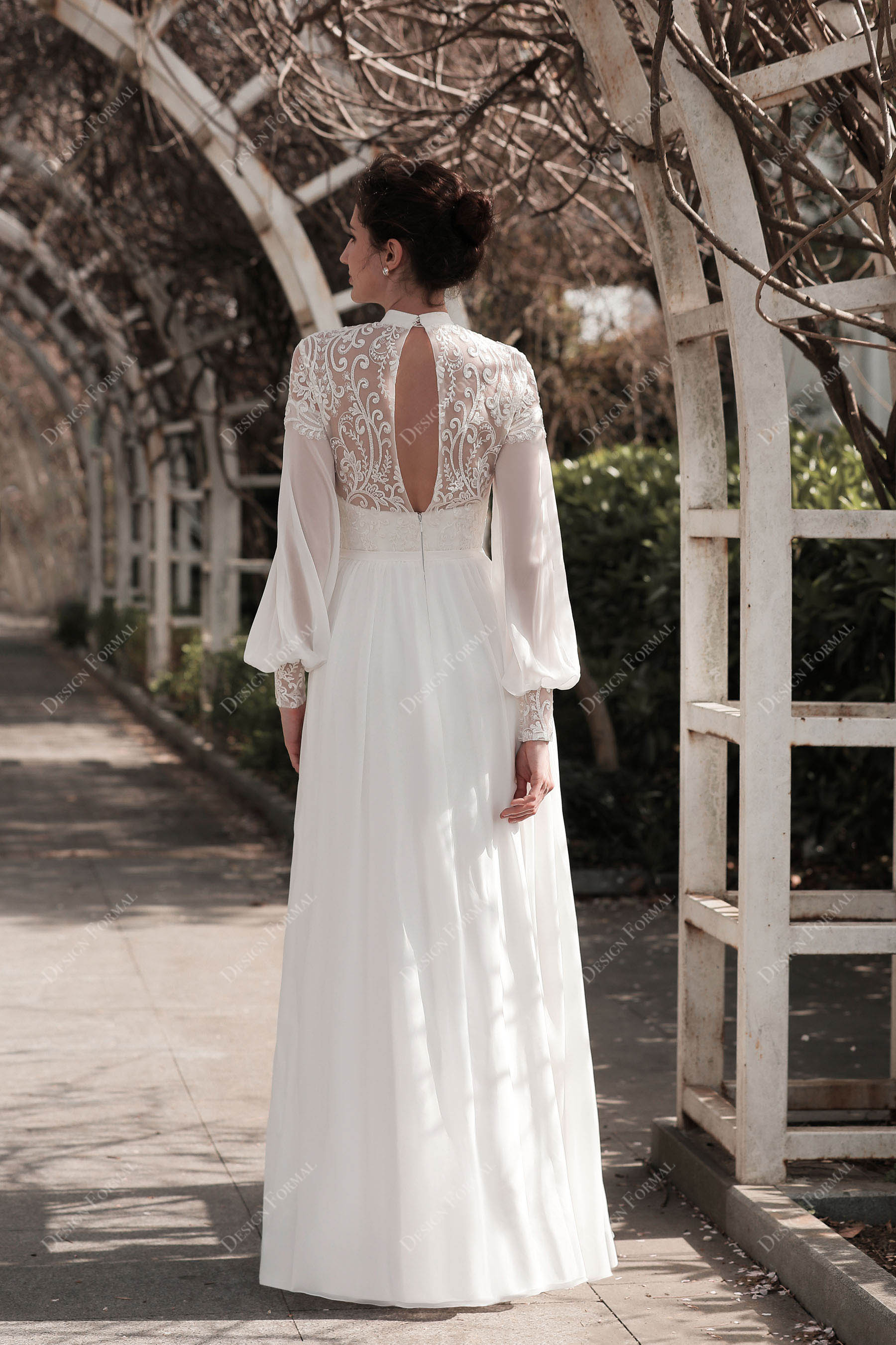 keyhole back floor length chiffon wedding dress