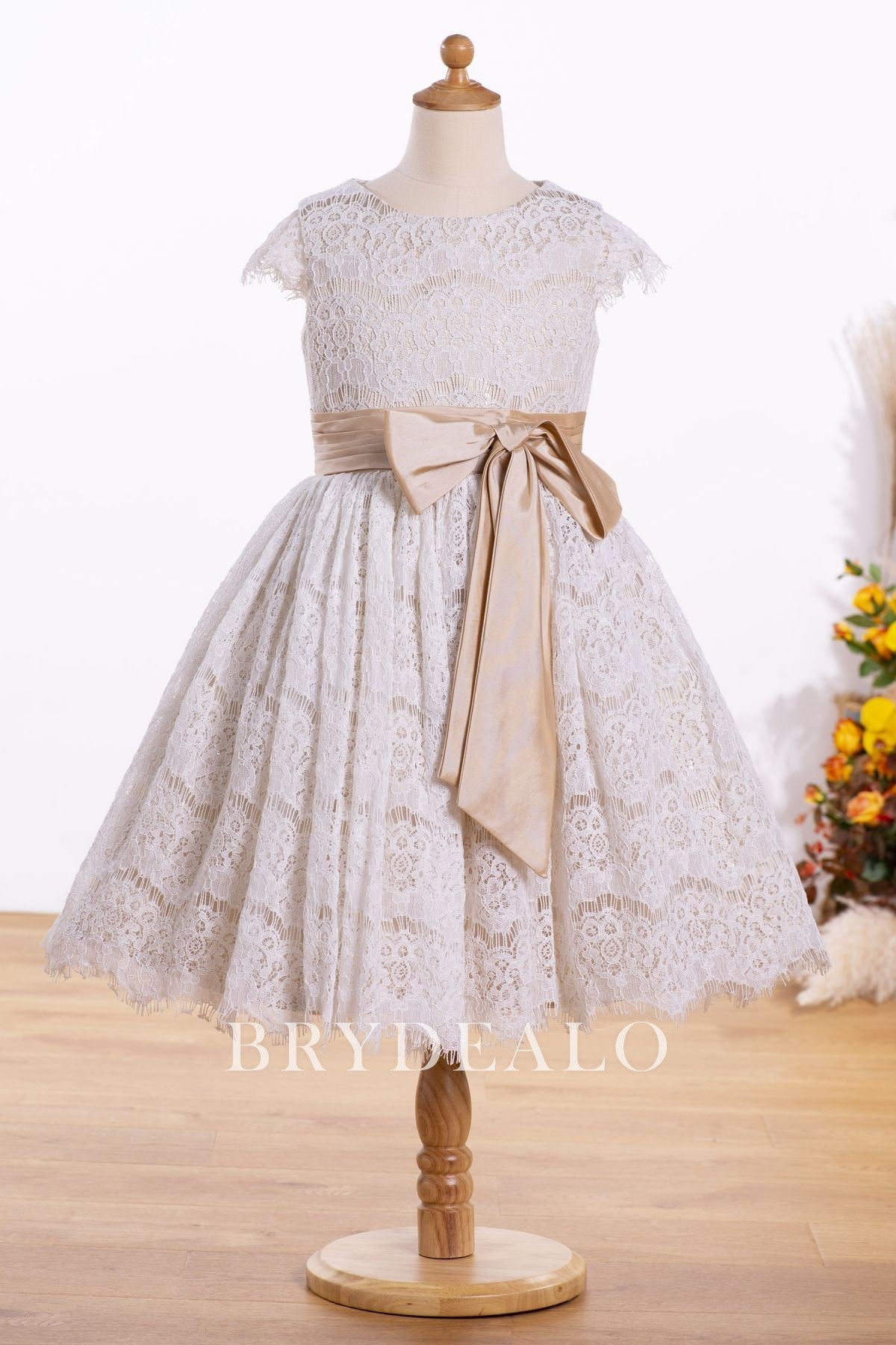 A-line 1/2 Sleeves Lace Tulle Knee-length 3D Flower Girl  Dresses main image 0