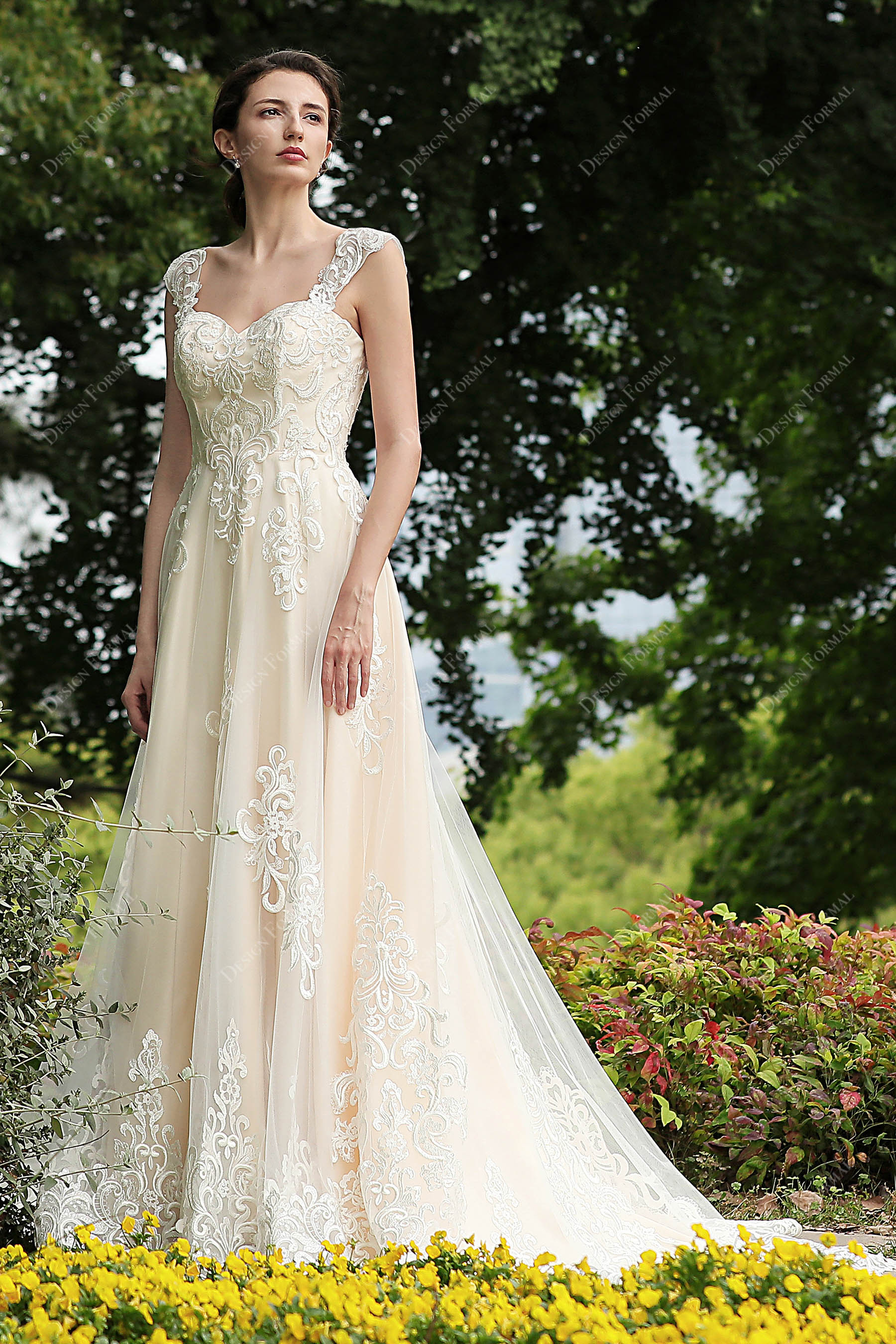 Elegant Lace Strap Sweetheart Neck Garden Champagne A-line Wedding Dress Elegant Lace Strap Sweetheart Neck Garden Champagne A-line Wedding Dress