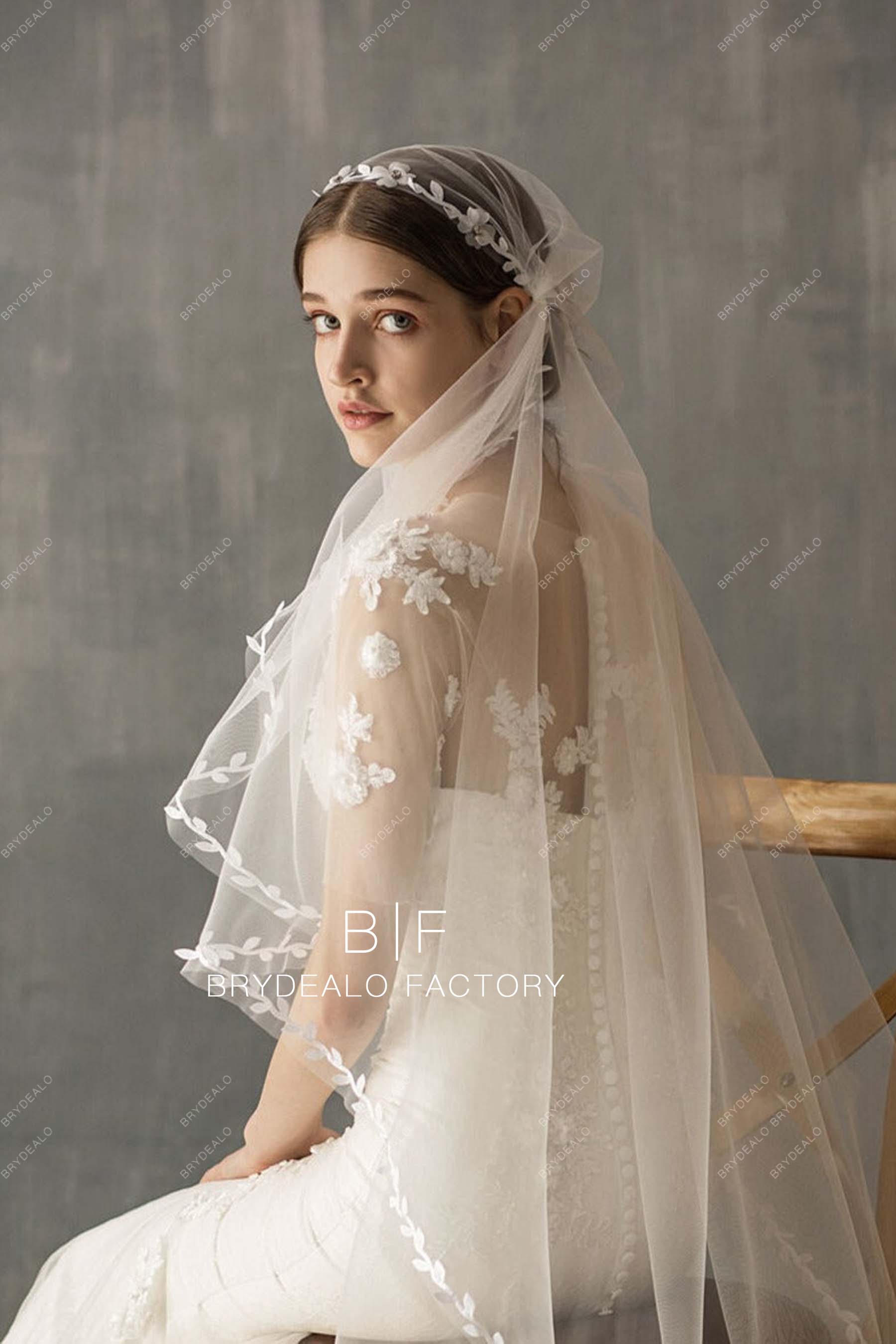 Classic Leaf Lace Trim Bridal Veil