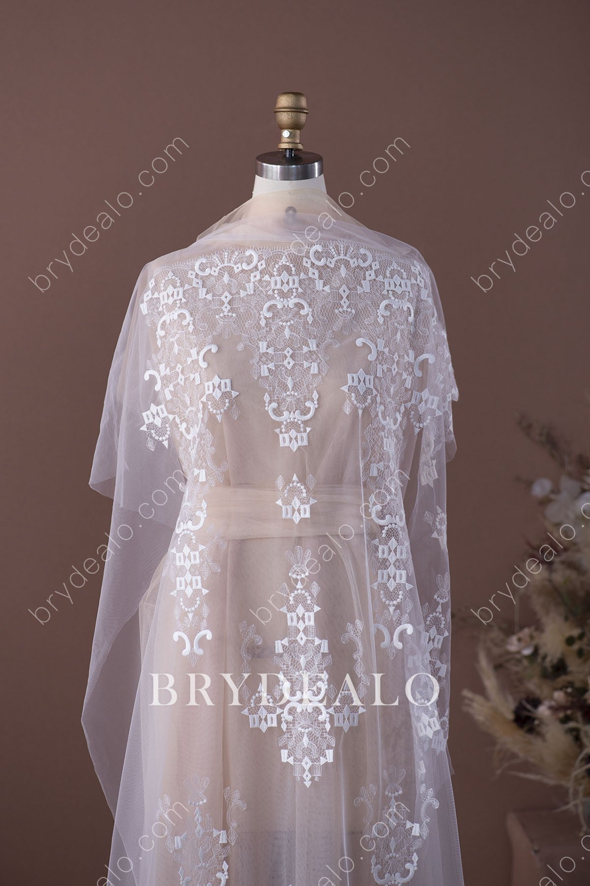 Lovely Geometric Designer Lace Fabric for Sale