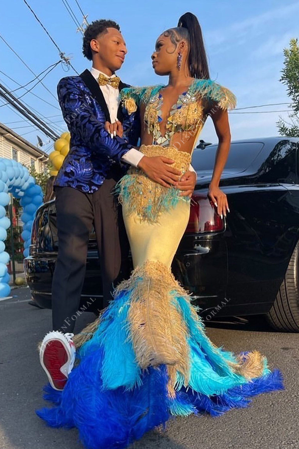 luxury feathers trumpet sexy sheer lace V-neck prom dress