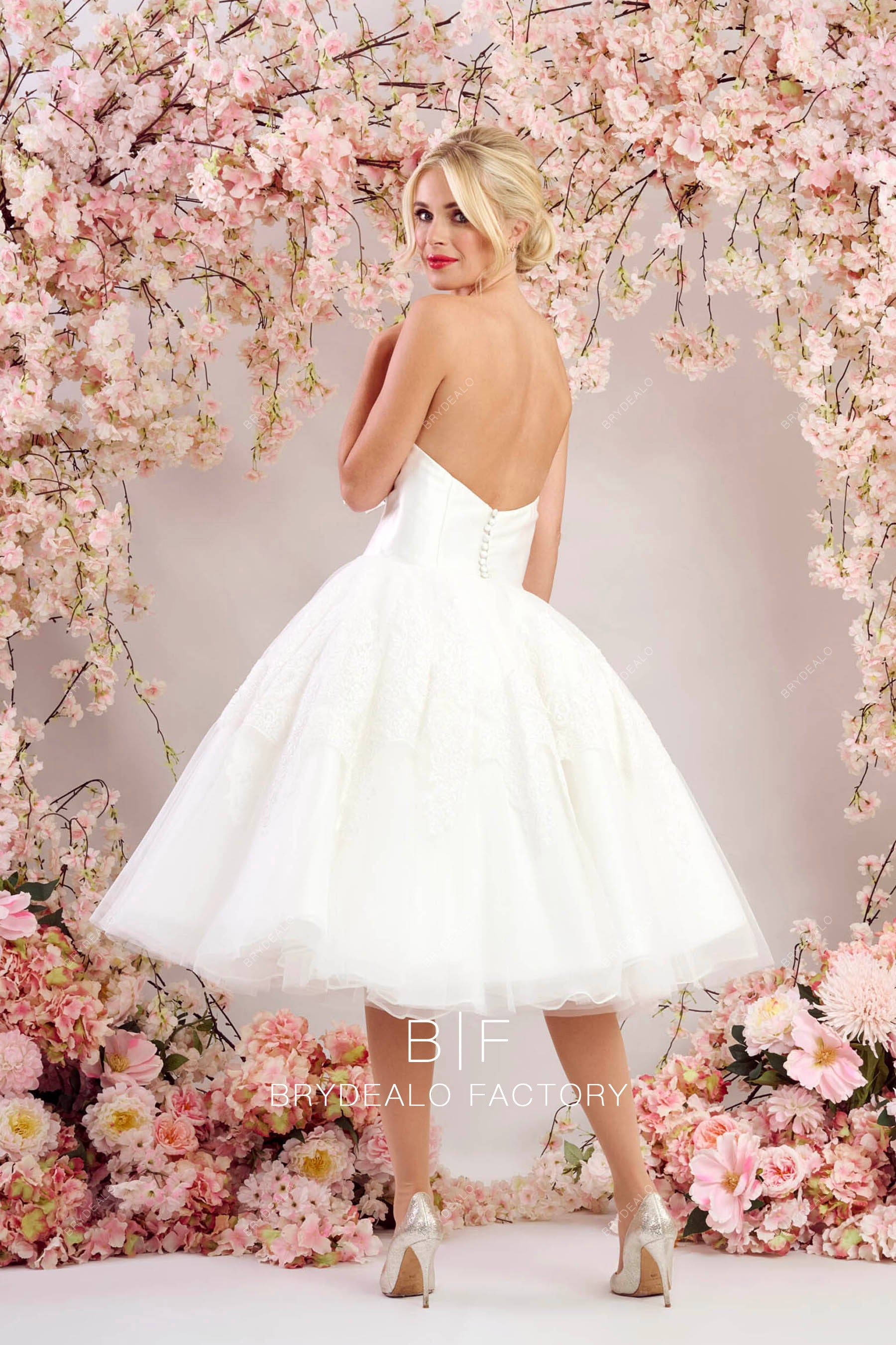open back vintage puffy A-line wedding dress