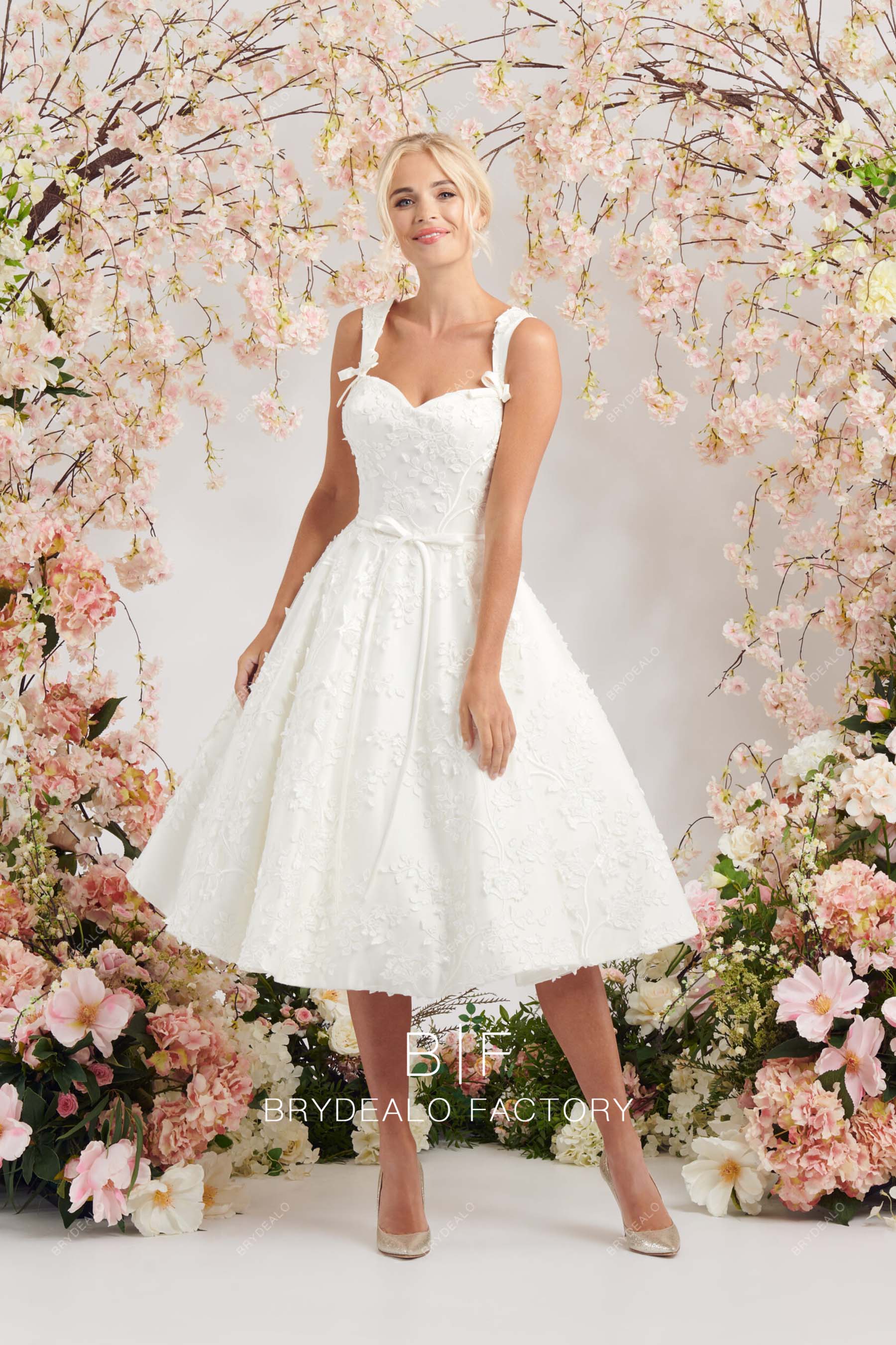 Pretty Sweetheart Neck Lace Puffy Tea-Length A-line Wedding Gown Pretty Sweetheart Neck Lace Puffy Tea-Length A-line Wedding Gown