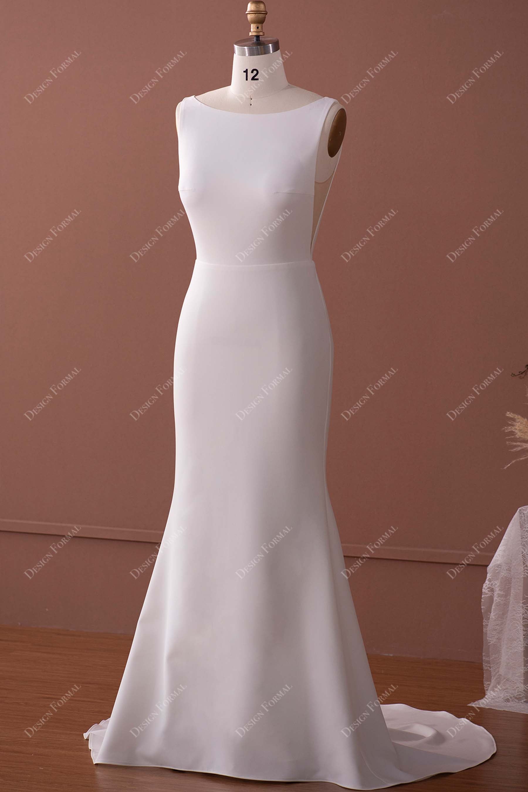 sleeveless mermaid crepe wedding dress