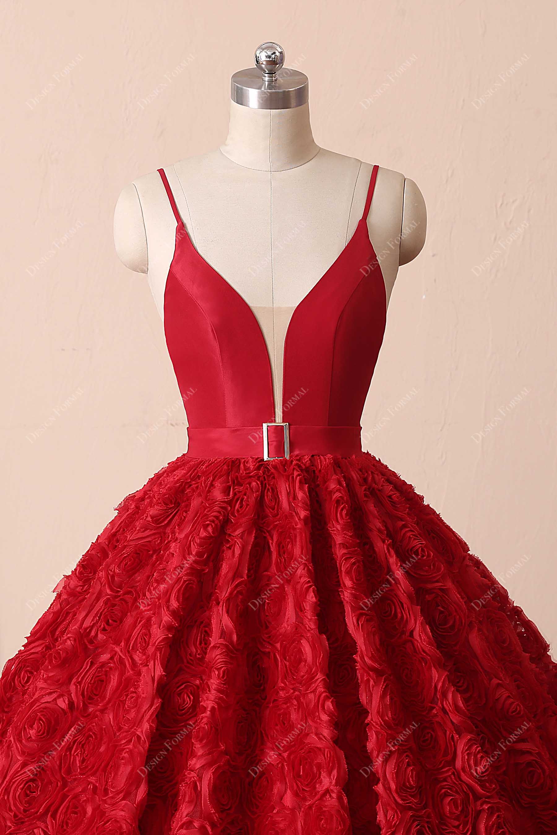 spaghetti straps plunging V-neck dress