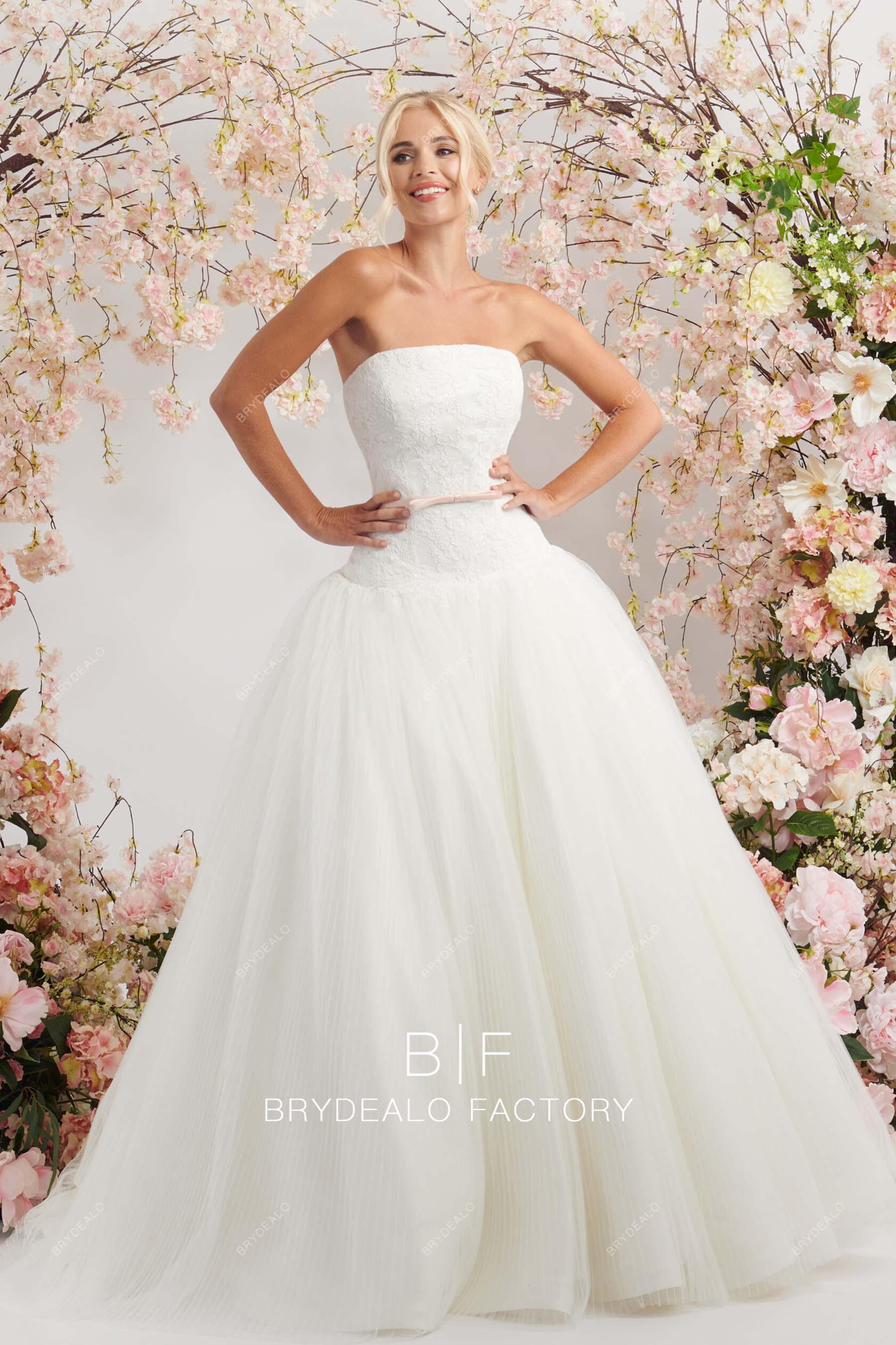 Strapless Straight Across Neck Lace Pleated Tulle Long Wedding Dress Strapless Straight Across Neck Lace Pleated Tulle Long Wedding Dress