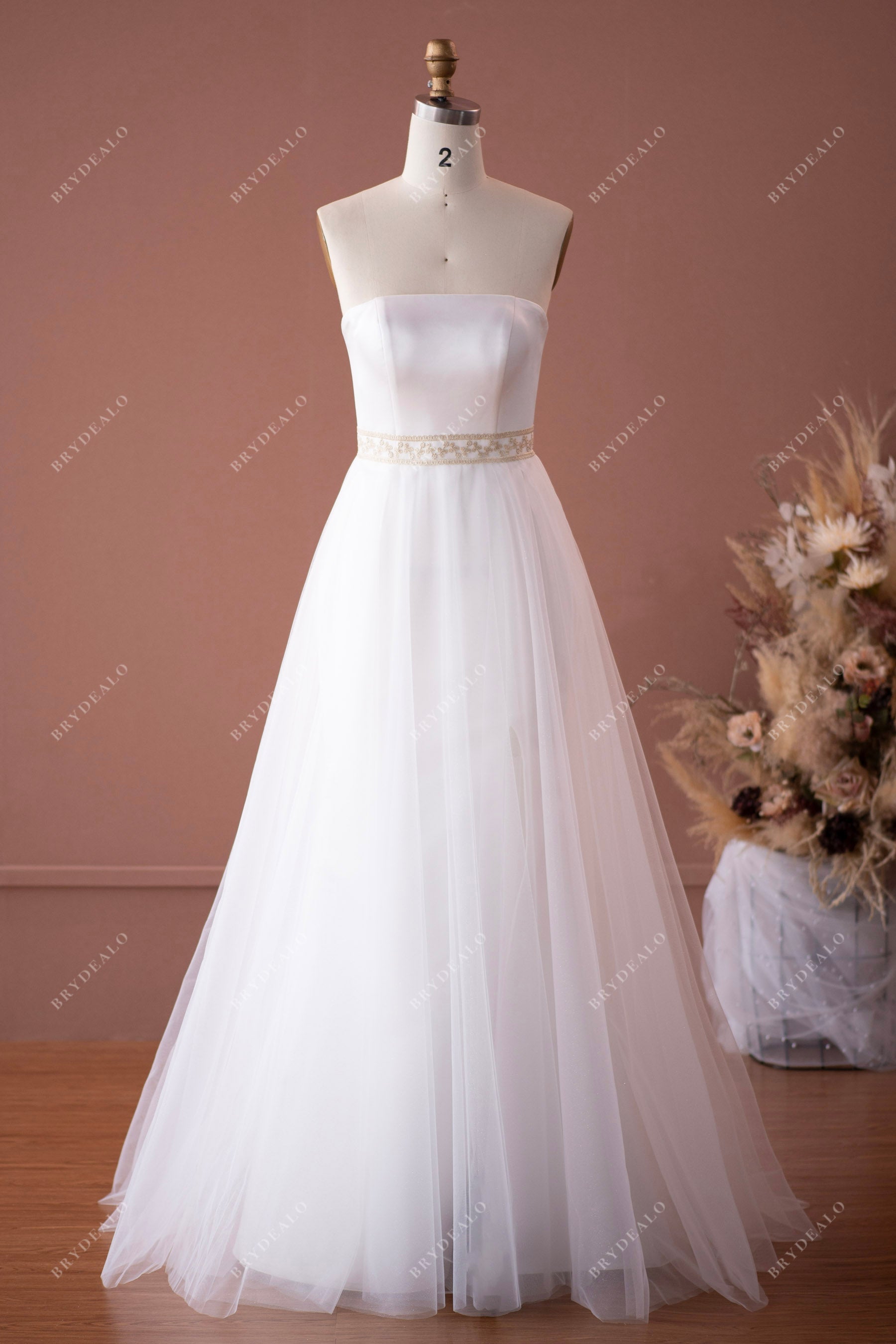 Vintage Strapless Straight Neck Satin Tulle A-line Wedding Dress Vintage Strapless Straight Neck Satin Tulle A-line Wedding Dress