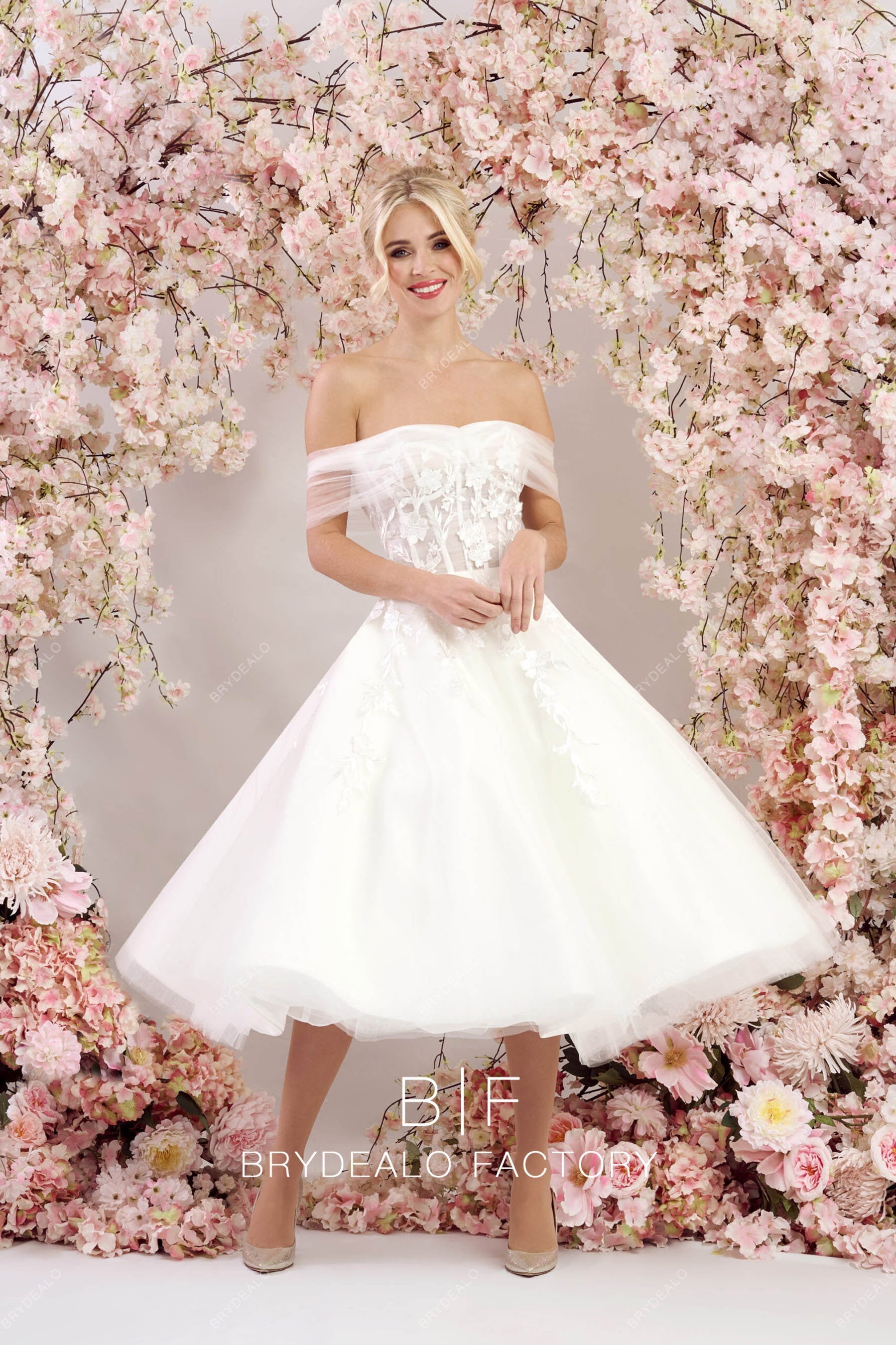 pretty sweetheart corset lace tulle wedding dress