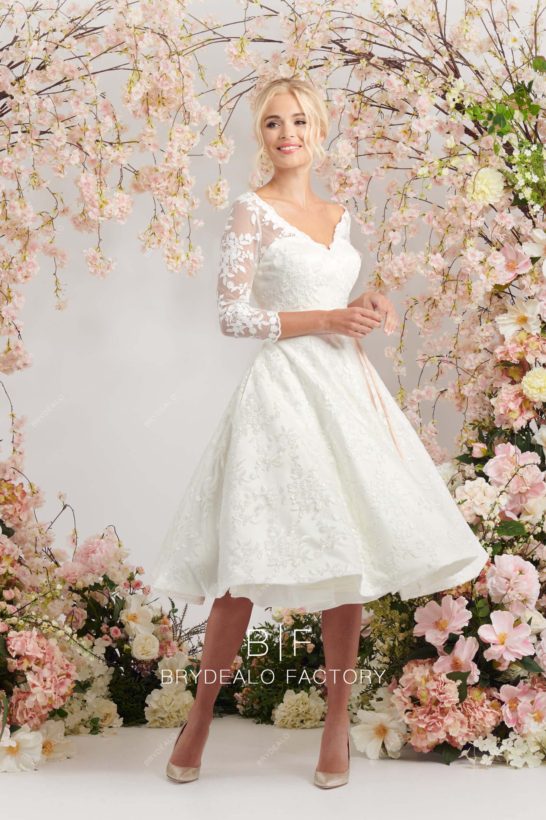 V-neck Long Sleeves Designer Lace Tea-Length Puffy Wedding Dress V-neck Long Sleeves Designer Lace Tea-Length Puffy Wedding Dress