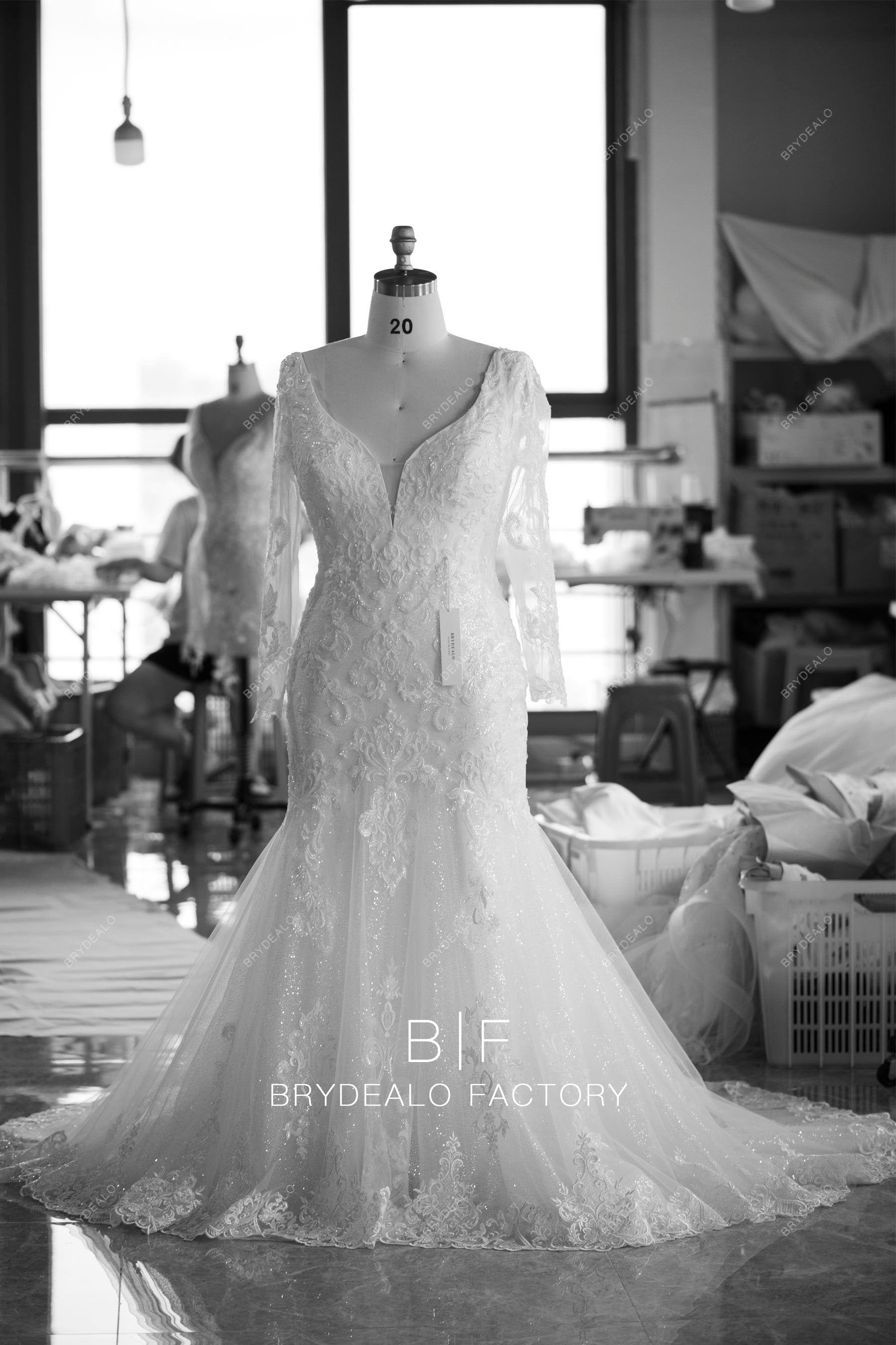 wholesale plus size sleeved mermaid wedding dress