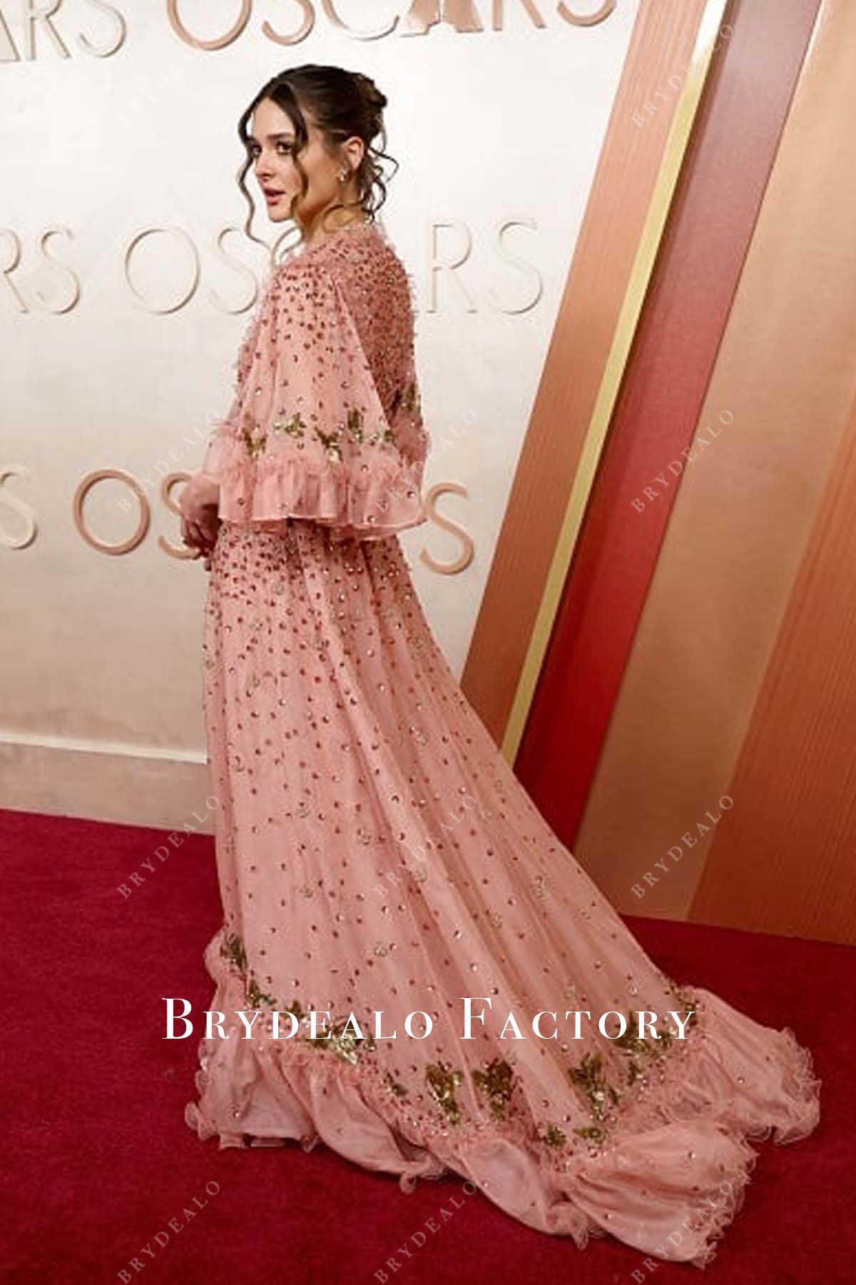 Charlotte Lawrence 2025 Oscars red carpet court train prom dress