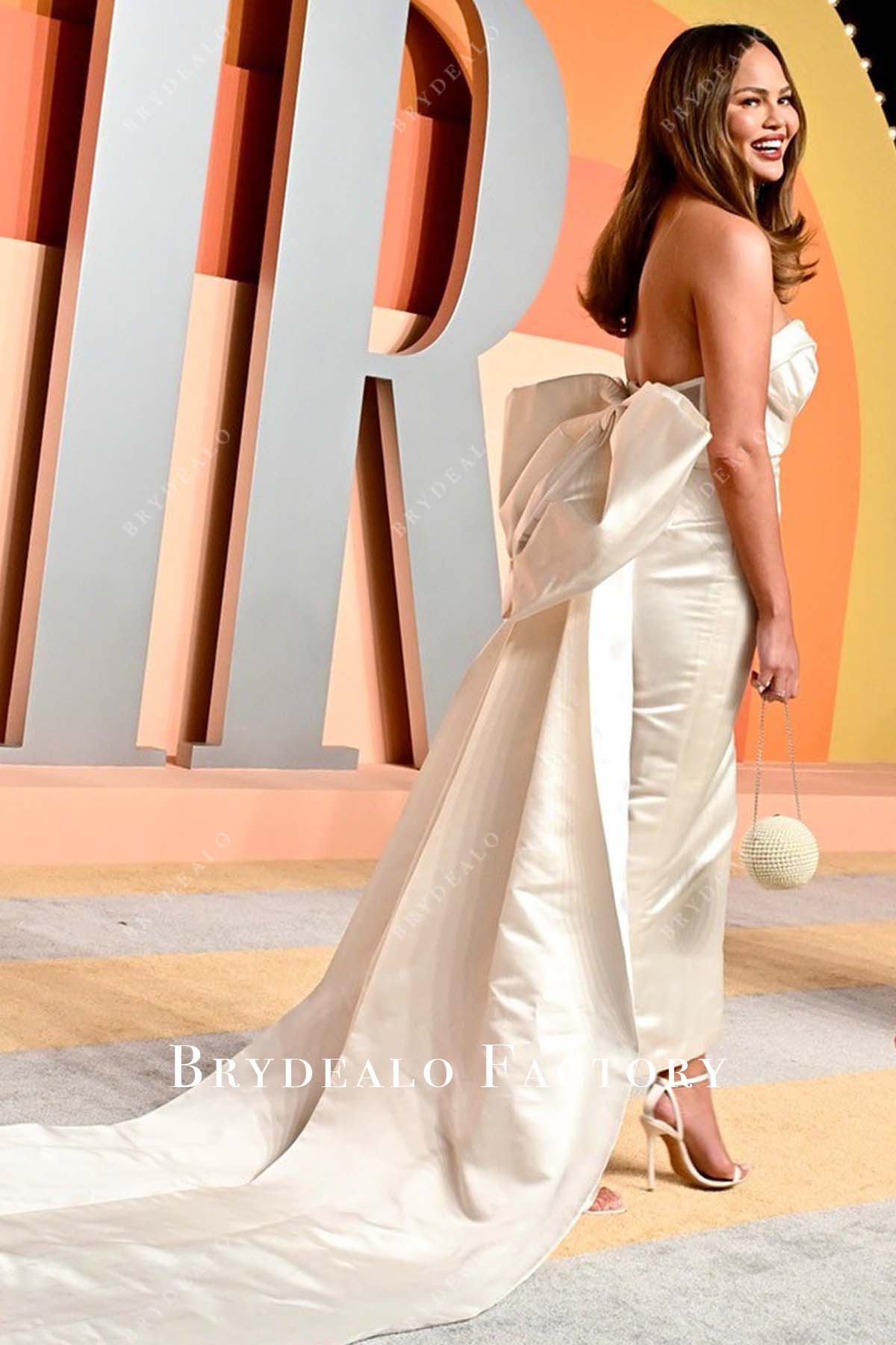 Chrissy Teigen ivory 2025 Big bowknot Vanity fair party dress 