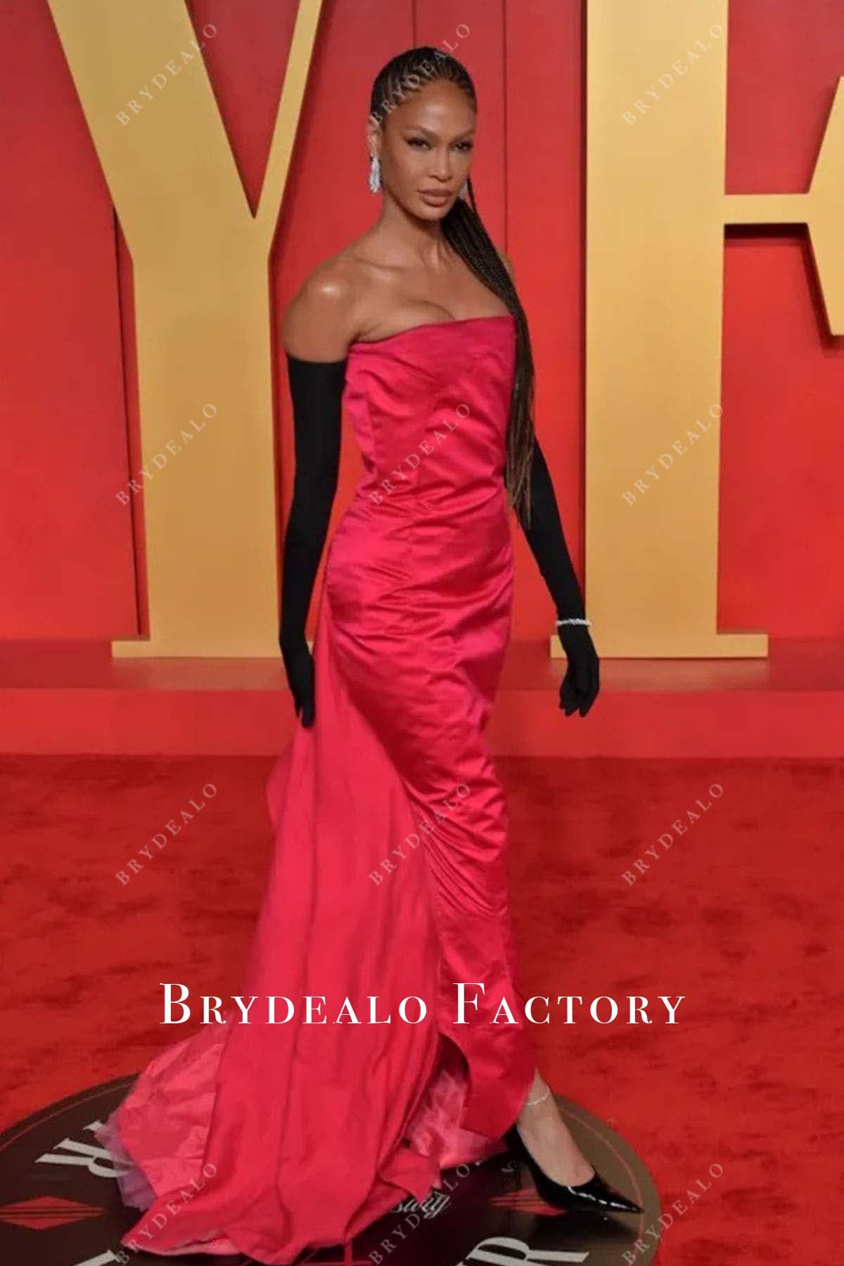 Joan Smalls straight across 2024 Oscars After Party dress