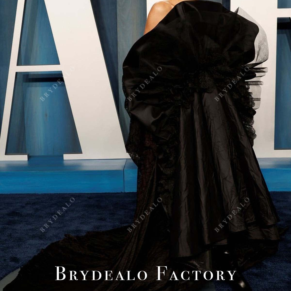 Kendall Jenner Black Long Train 2022 Vanity Fair Oscar Party Dress