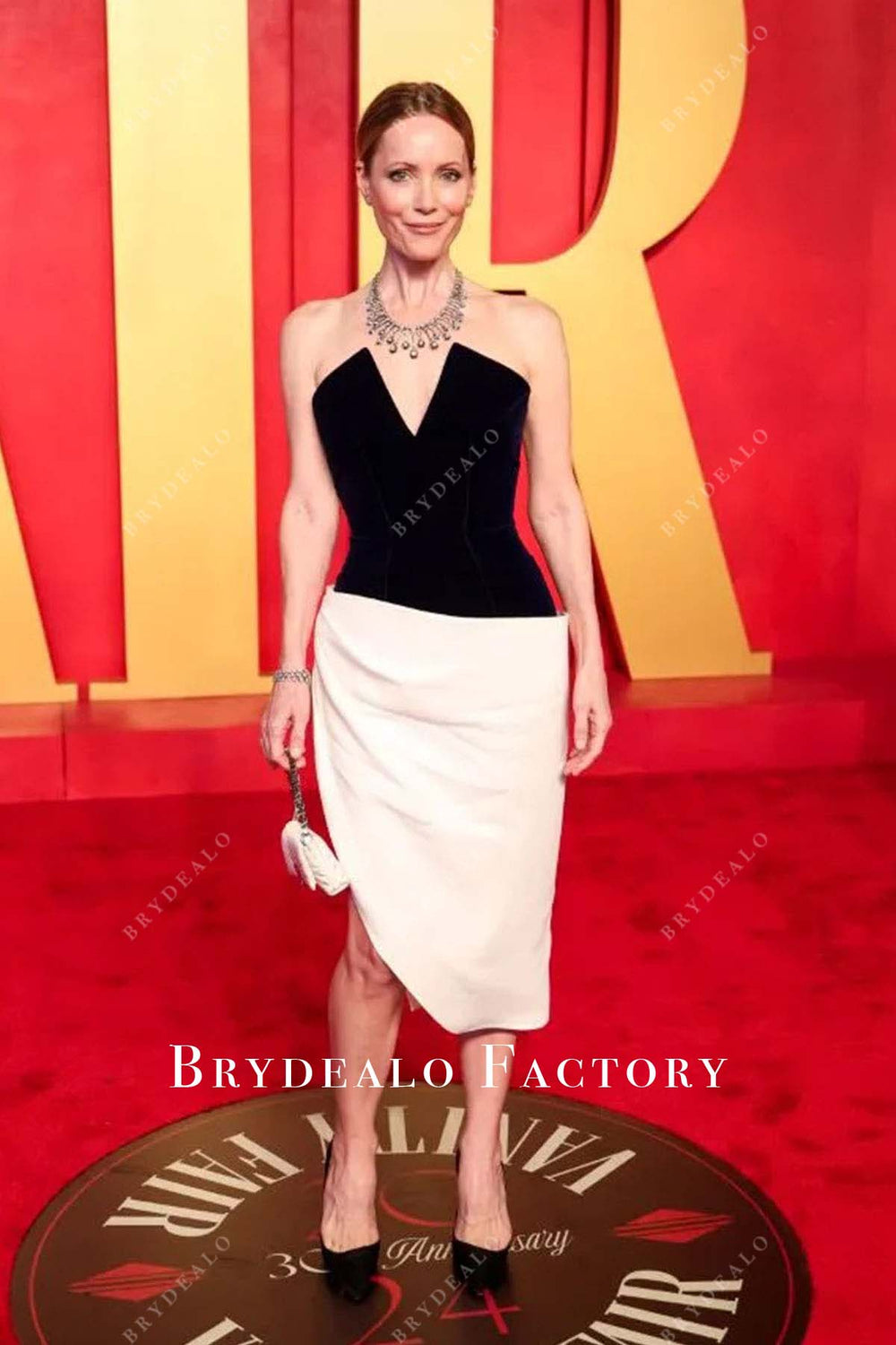 leslie-mann-two-tone-strapless-2024-oscars-after-party-dress