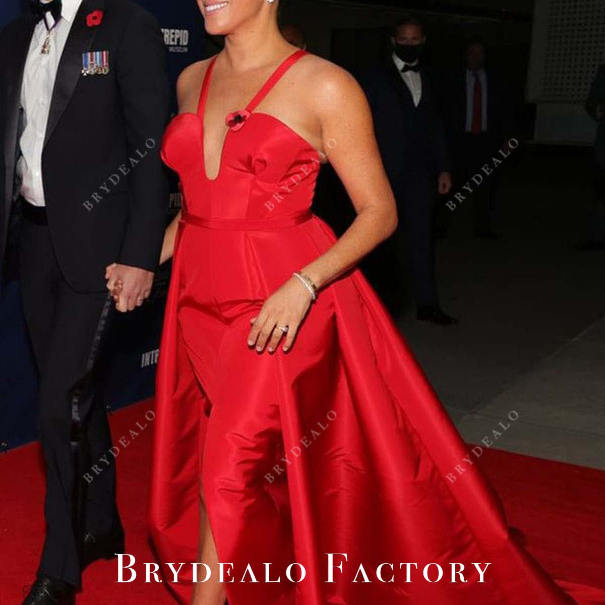 Red Dress Meghan Wardrobe Cost 2021 Veterans' Day Gala Meghan Markle Red Dress Red Dress Meghan Wardrobe Cost 2021 Veterans' Day Gala Meghan Markle Red Dress