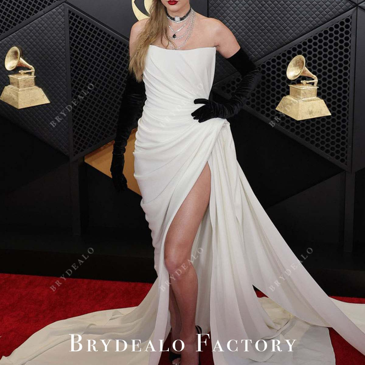 taylor swift white gold dress taylorswift wore a mini white cady gold beaded trim dress @zuhairmuradofficial at The Tonight show. #StarsInMurad #zuhairmurad