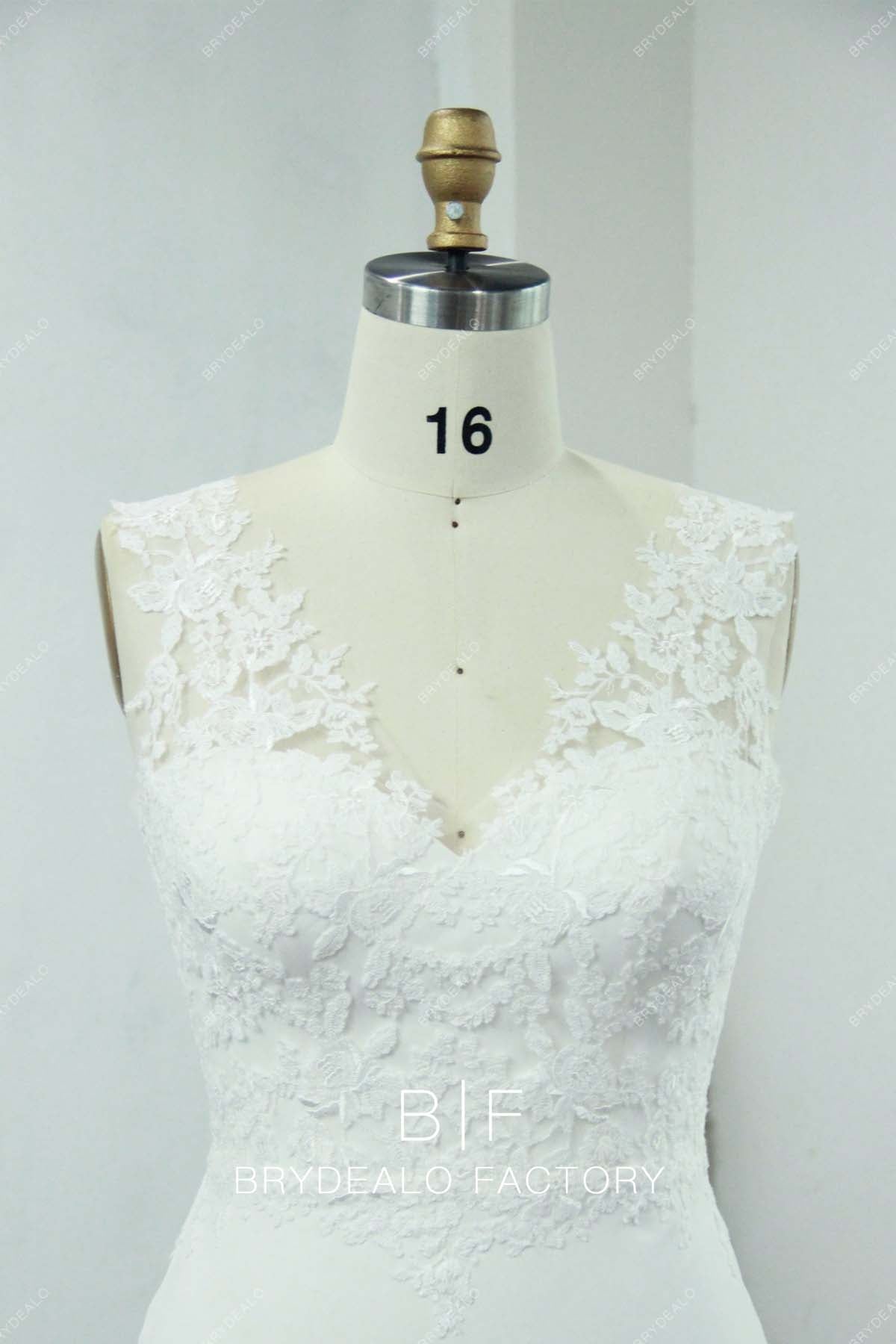 Designer Lace Vintage V-neck Sleeveless Wedding Dress