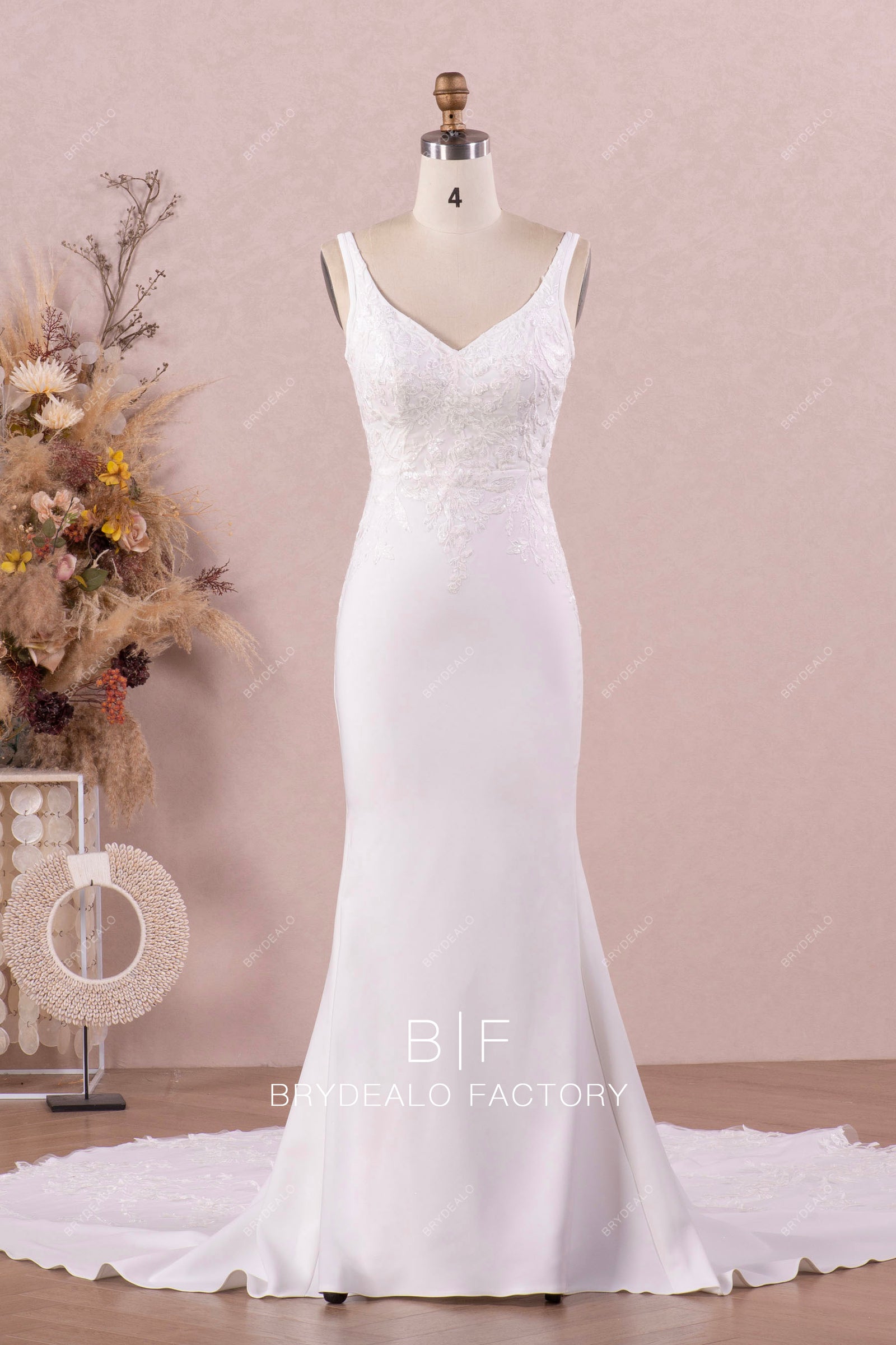 Elegant Lace Crepe Mermaid Sleeveless Bridal Dress