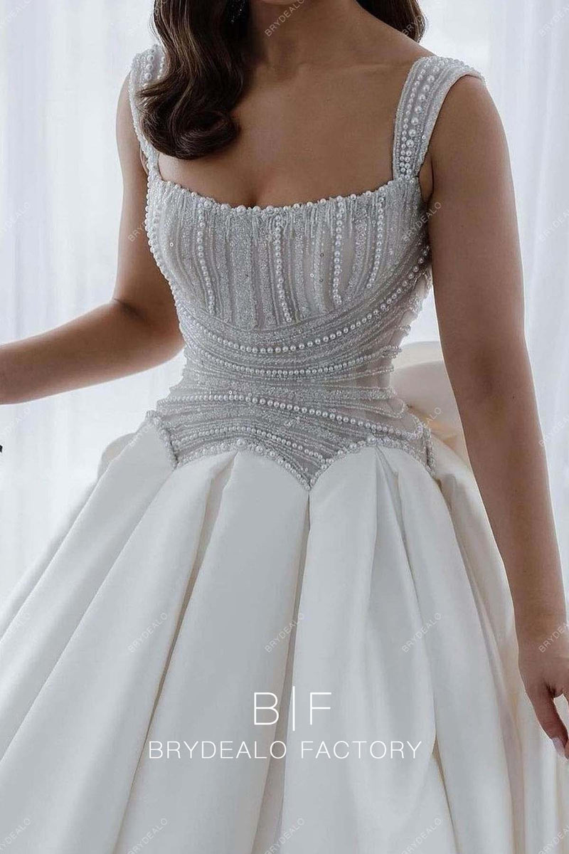 Luxury Beaded Scoop Neck Vintage Sleeveless Designer Satin Bridal Dress