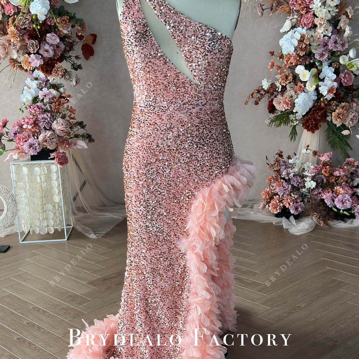 green emerald velvet dress Champagne Gold Plus Size Sparkly Sequin Feather Trumpet Prom Dress main image 0
