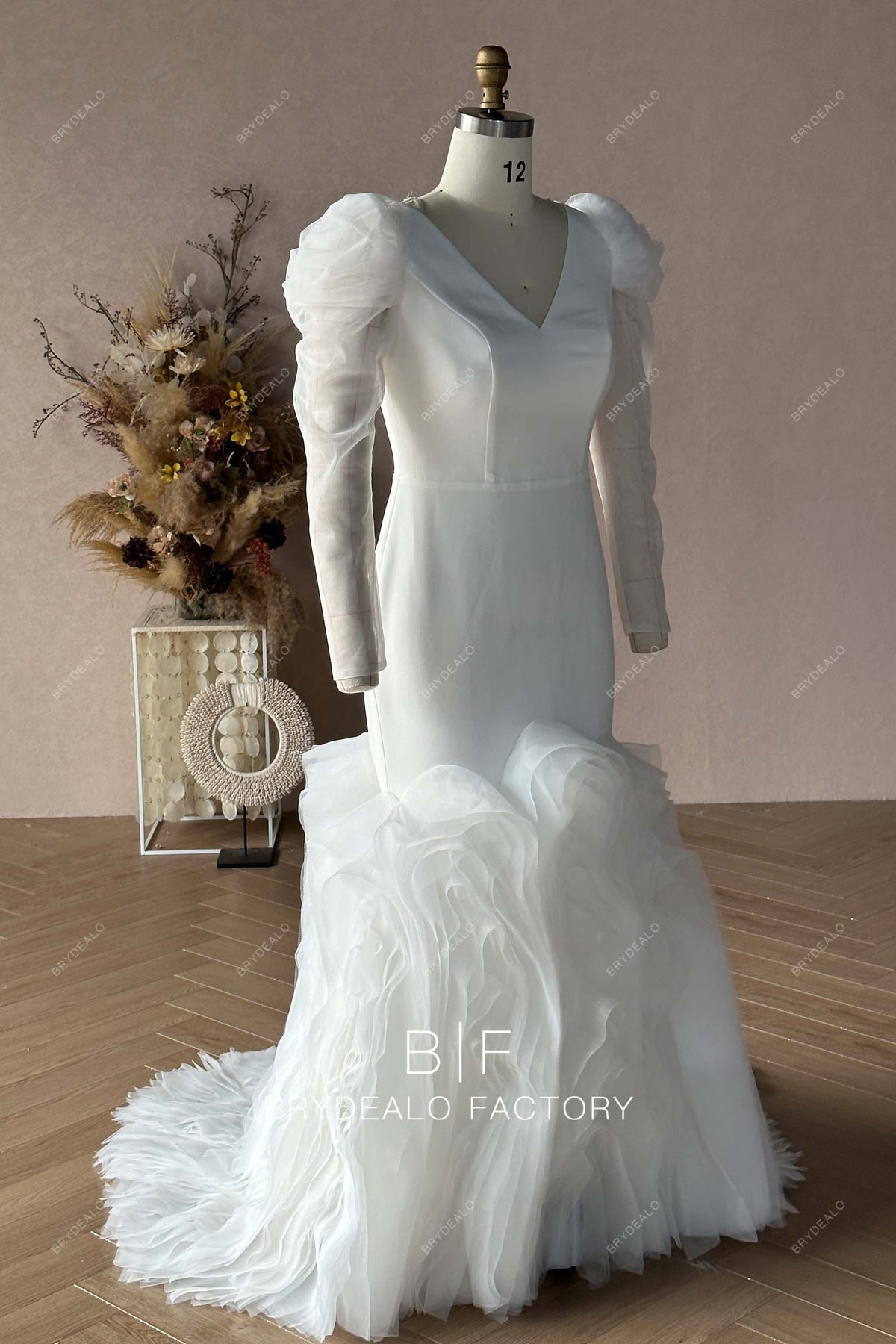 Robe de mariée sirène en organza à volants en V et manches longues per