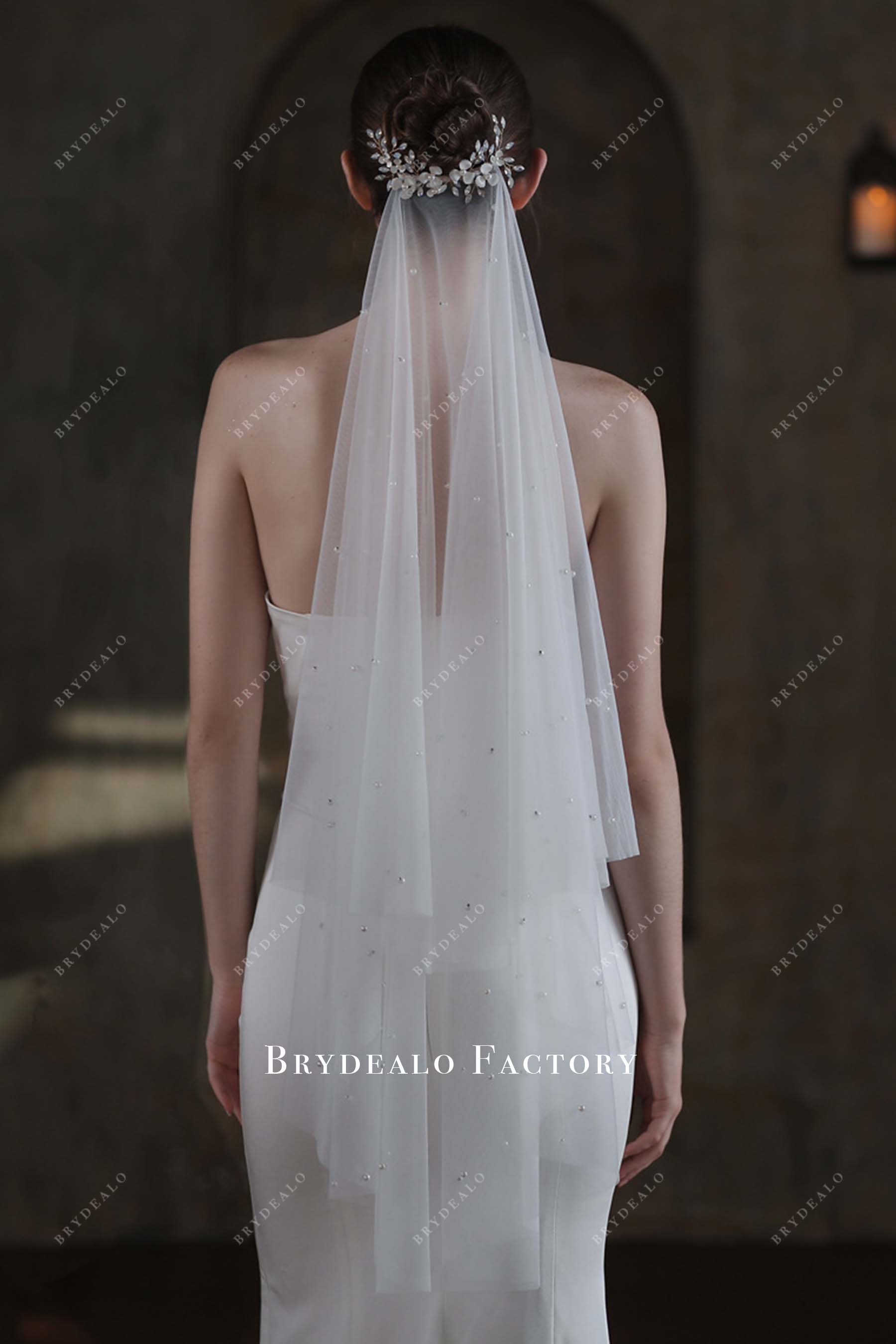 fingertip length bridal veil