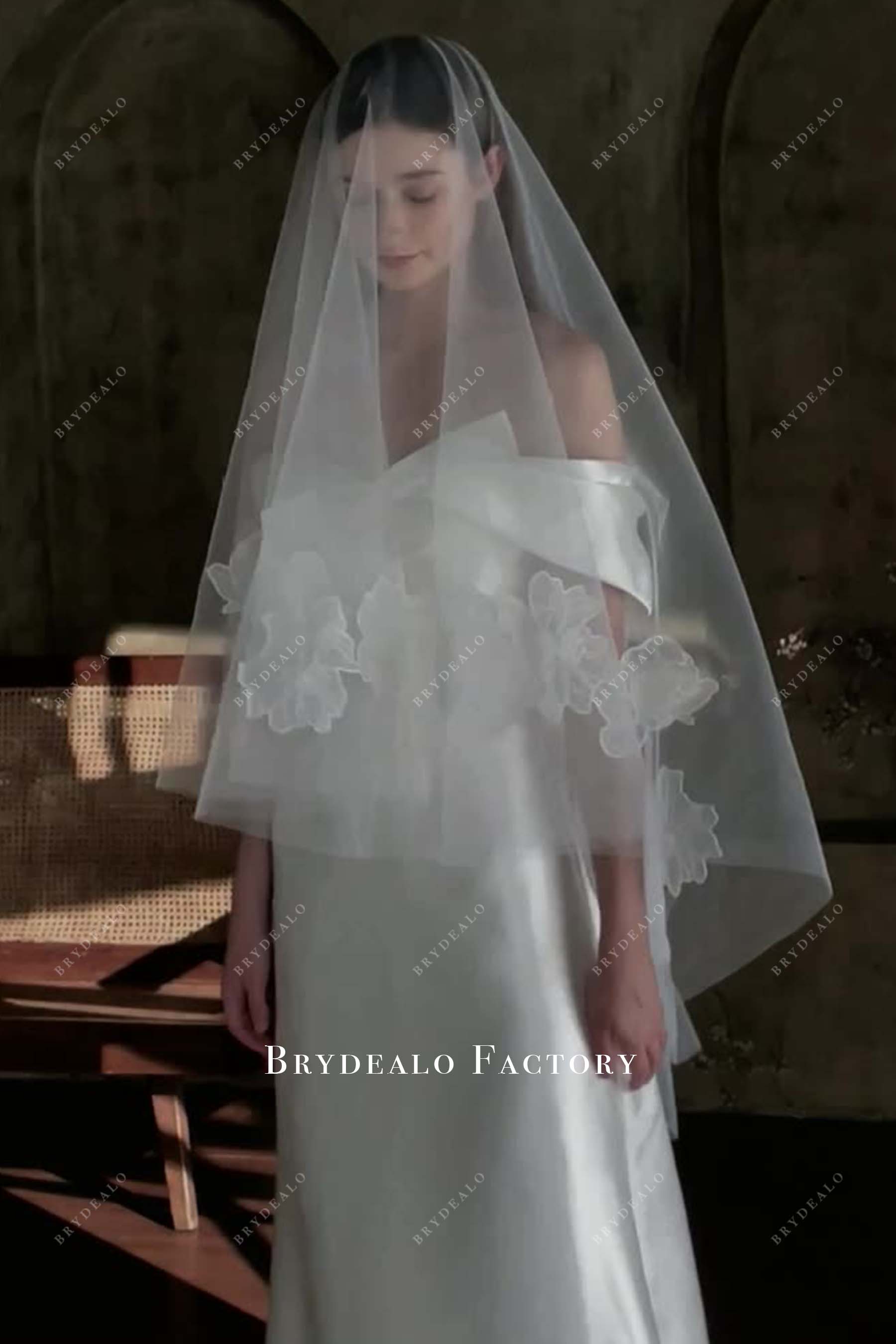 fingertip length tulle bridal veil
