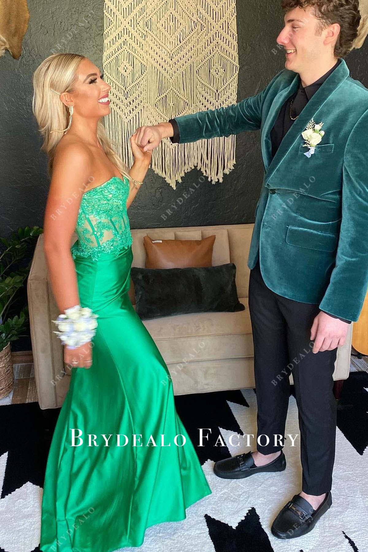 green sweetheart neck homecoming dress