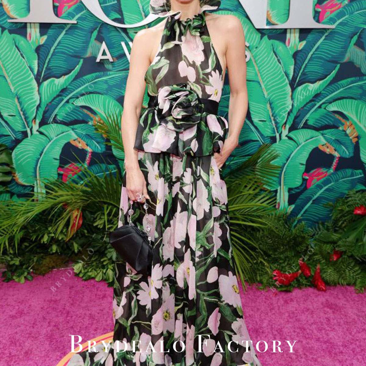 julianne hough green dress Thanks, it's @balenciaga