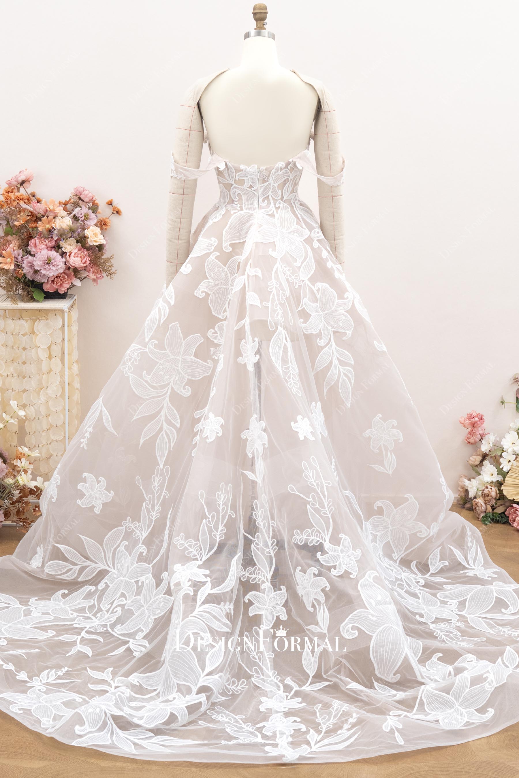 lace a line court train bridal dress