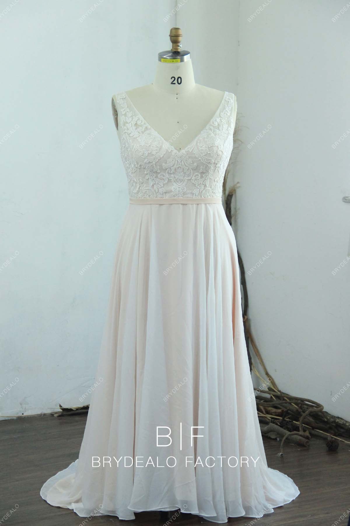 Plus Size Boho Lace Sleeveless Beach Bridal Dress