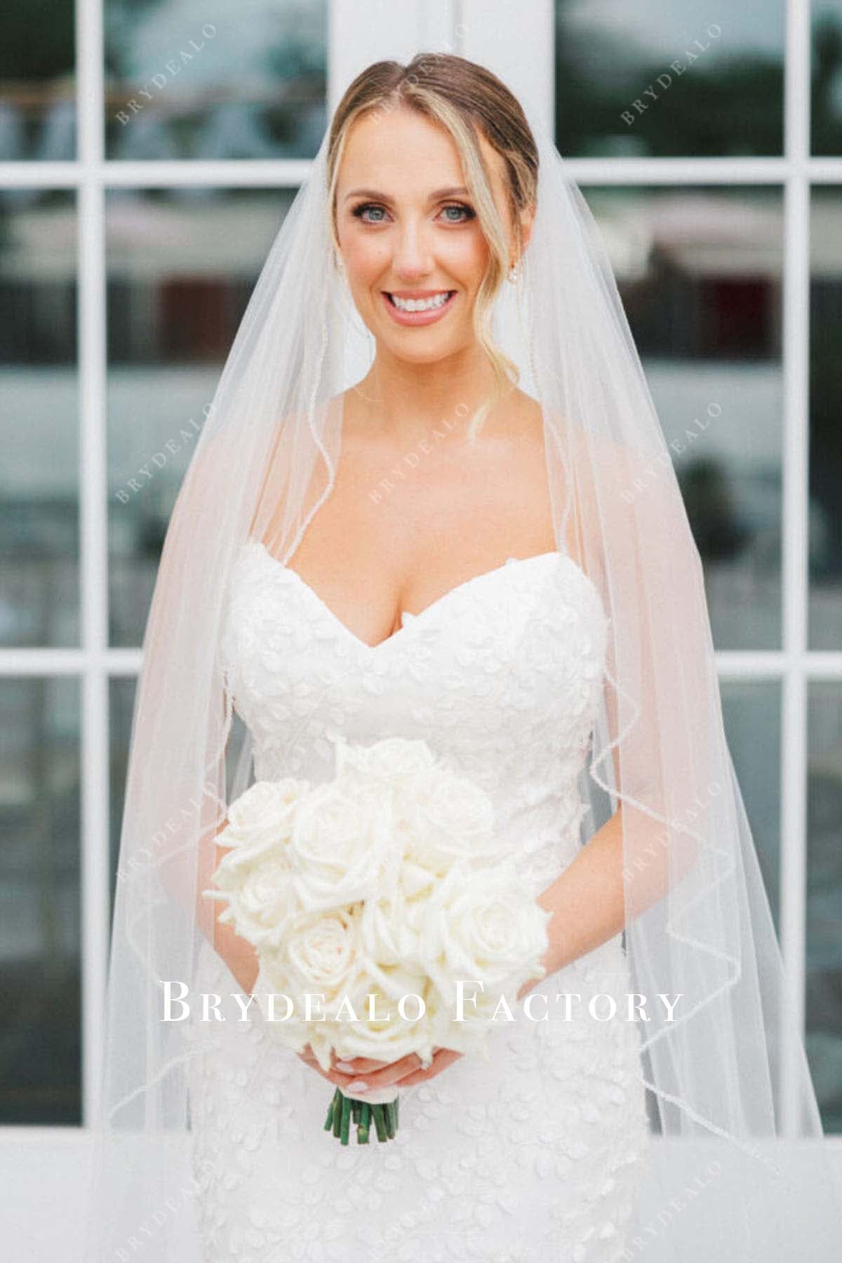 lace strapless v neck trumpet wedding dress