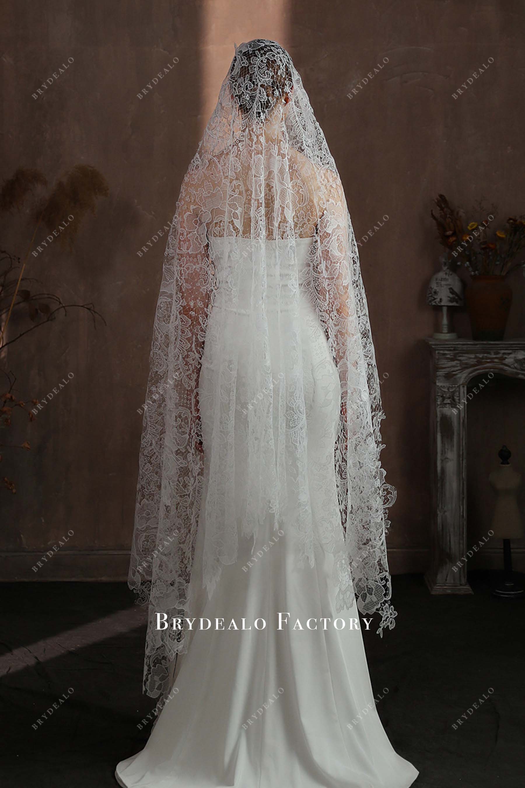 One Tier Vintage Lace Waltz Length Bridal Veil