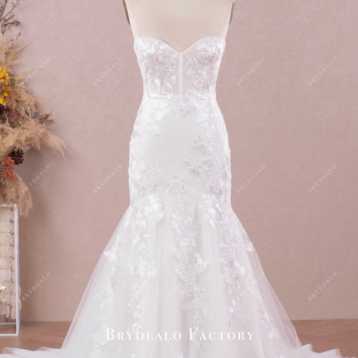 Elegant Lace Sweetheart Neck Mermaid Spring Fall Wedding Dress