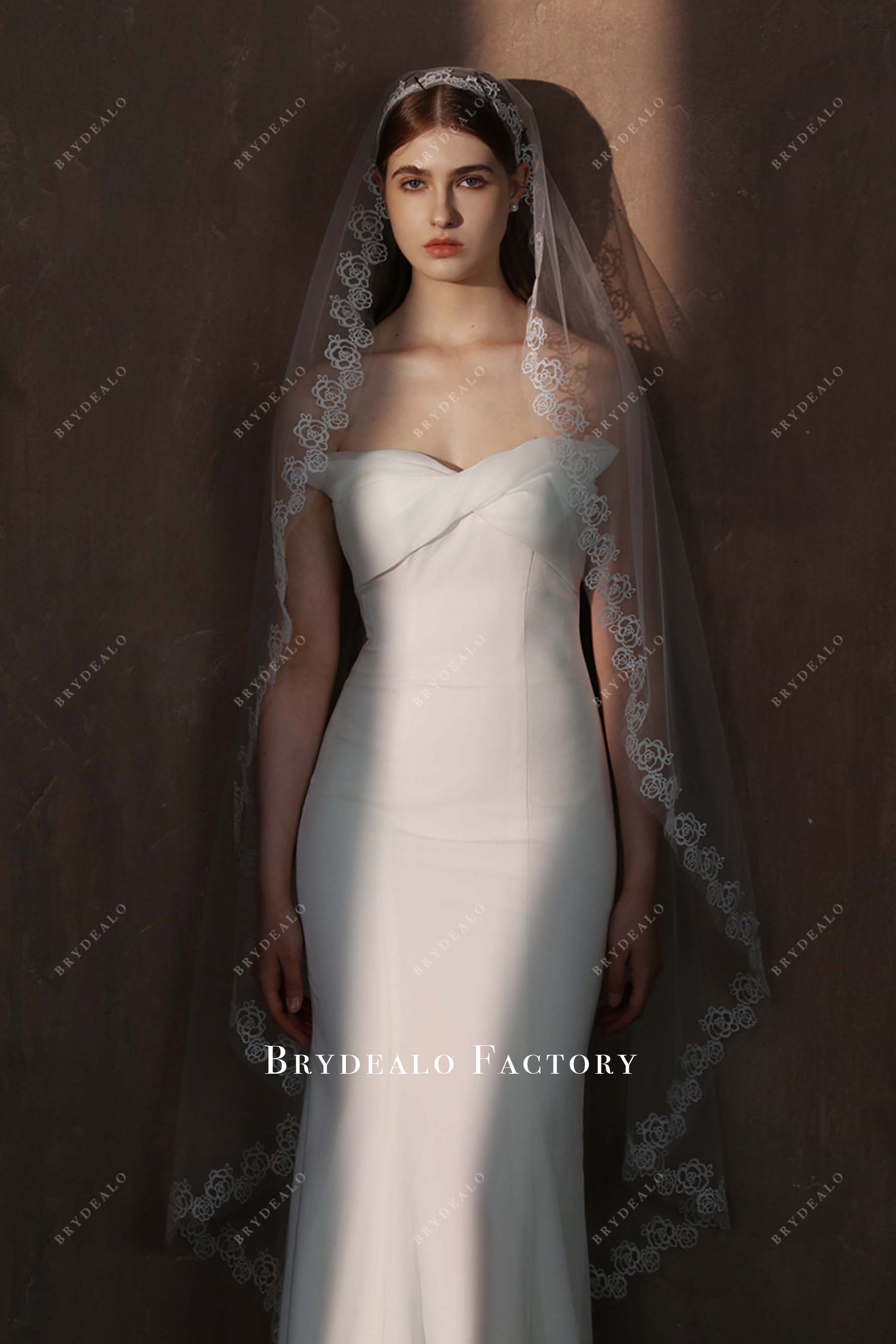 single tier tulle bridal veil