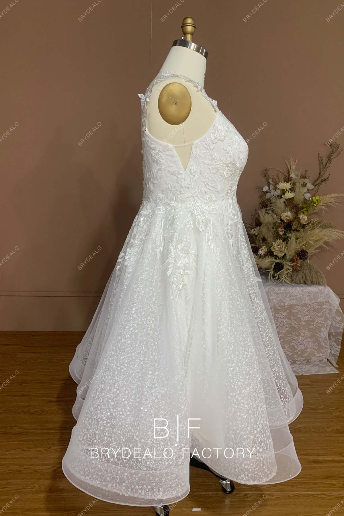 sleeveless plus size casual wedding ball gown